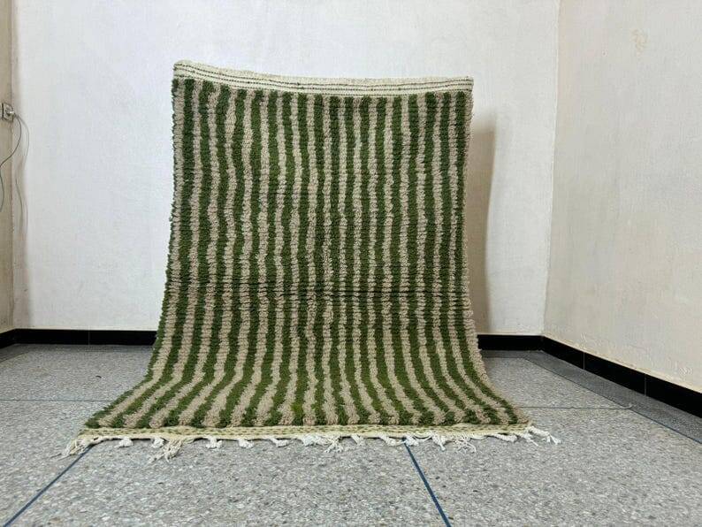 Handmade natural wool rug size 200 x 300 cm