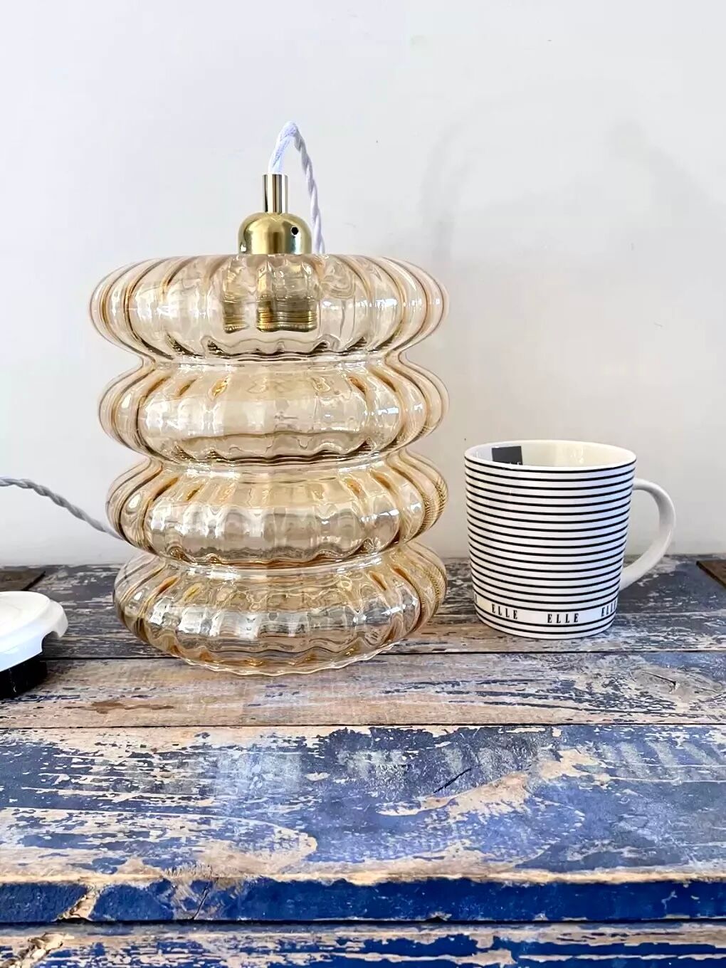 Vintage pendant lamp in electrified golden glass to nine