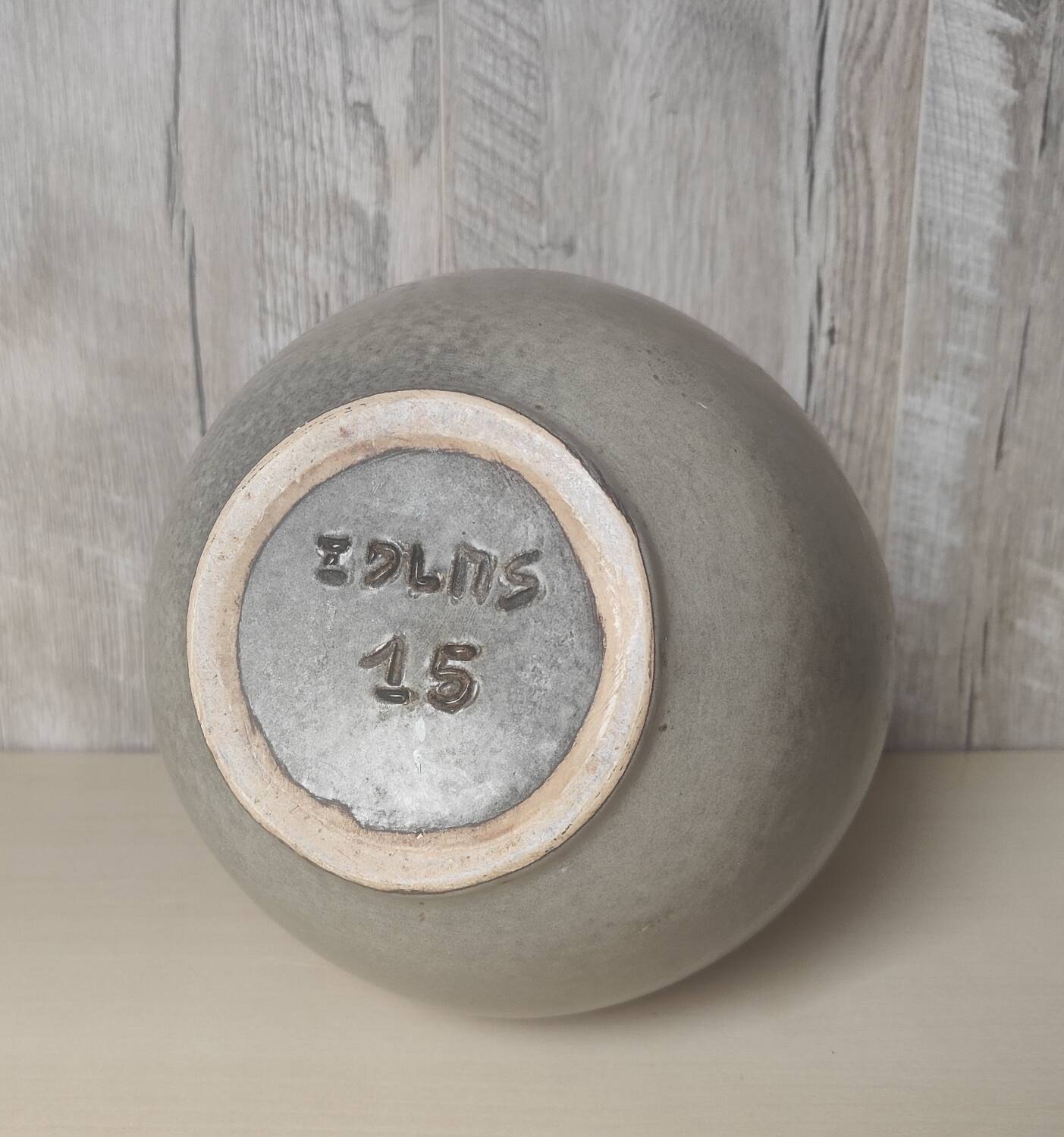 Max Ildas ceramic vase