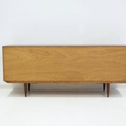 Enfilade scandinave moderne en teck avec tiroirs