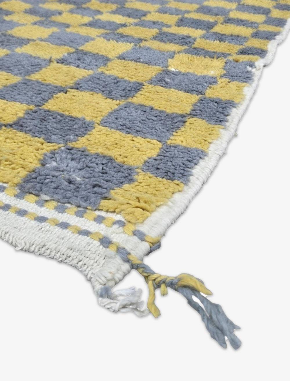 Berber rug with a checkerboard pattern - 297 x 200 cm