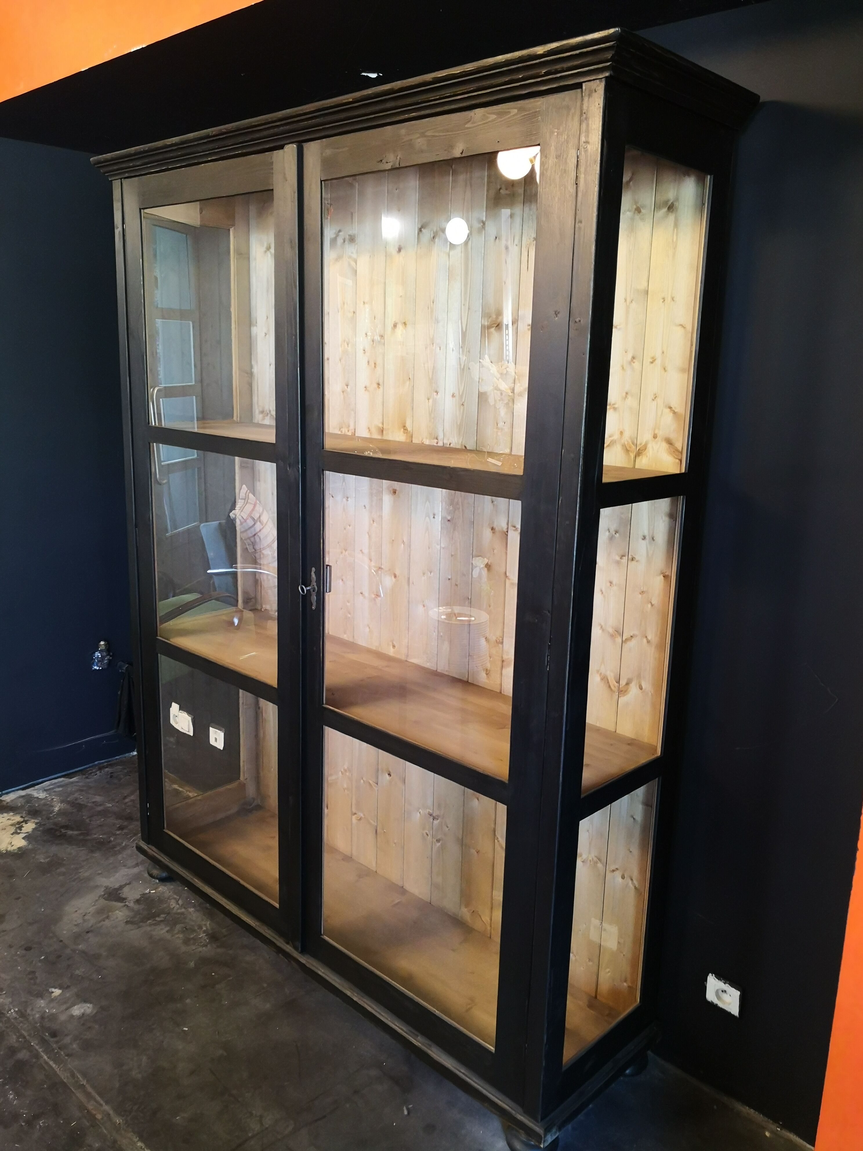 Large glazed Parisian wardrobe, showcase.