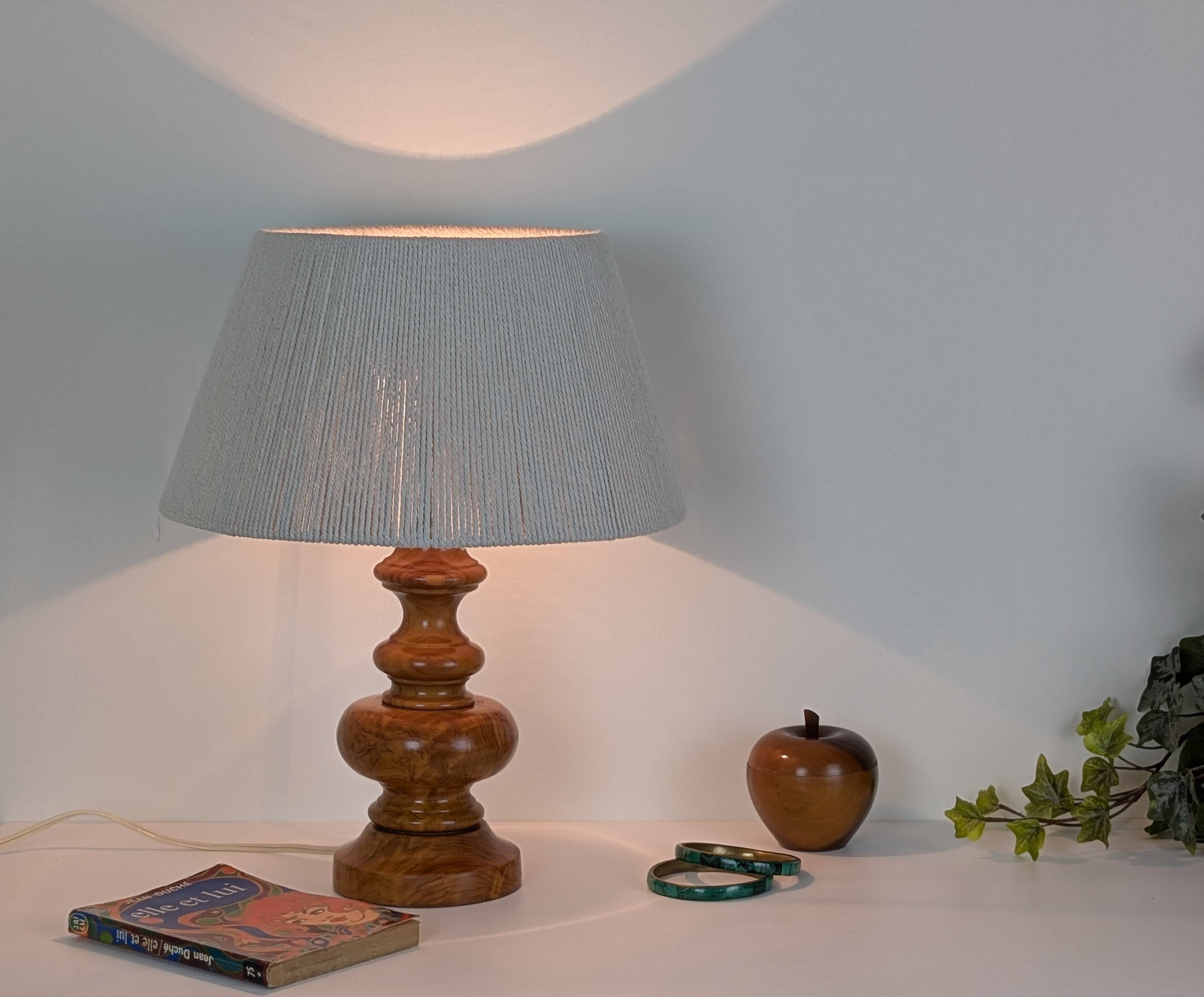 Lampe en bois tourné