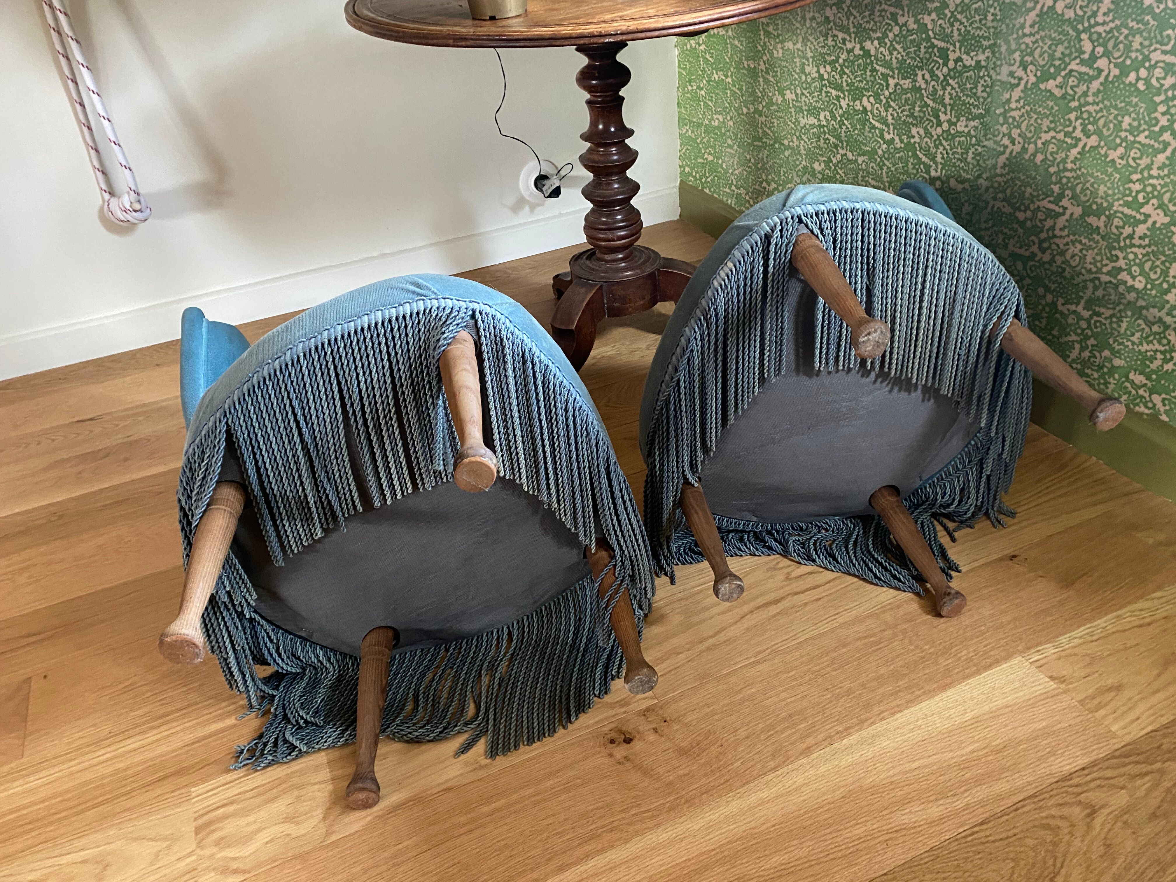Pair of blue velvet toad armchairs