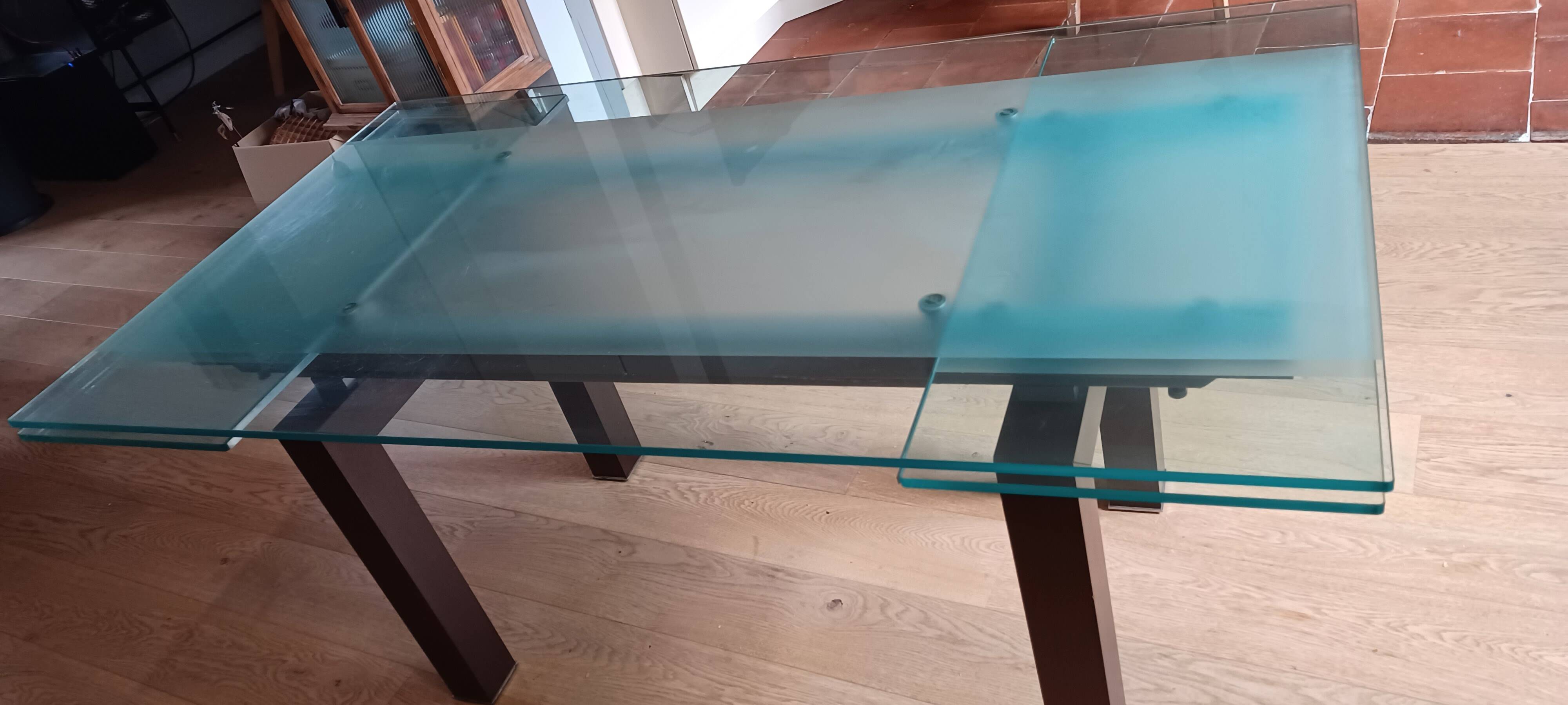 Cattelan Italia designer table – Tempered glass + extensions – Dark wood legs