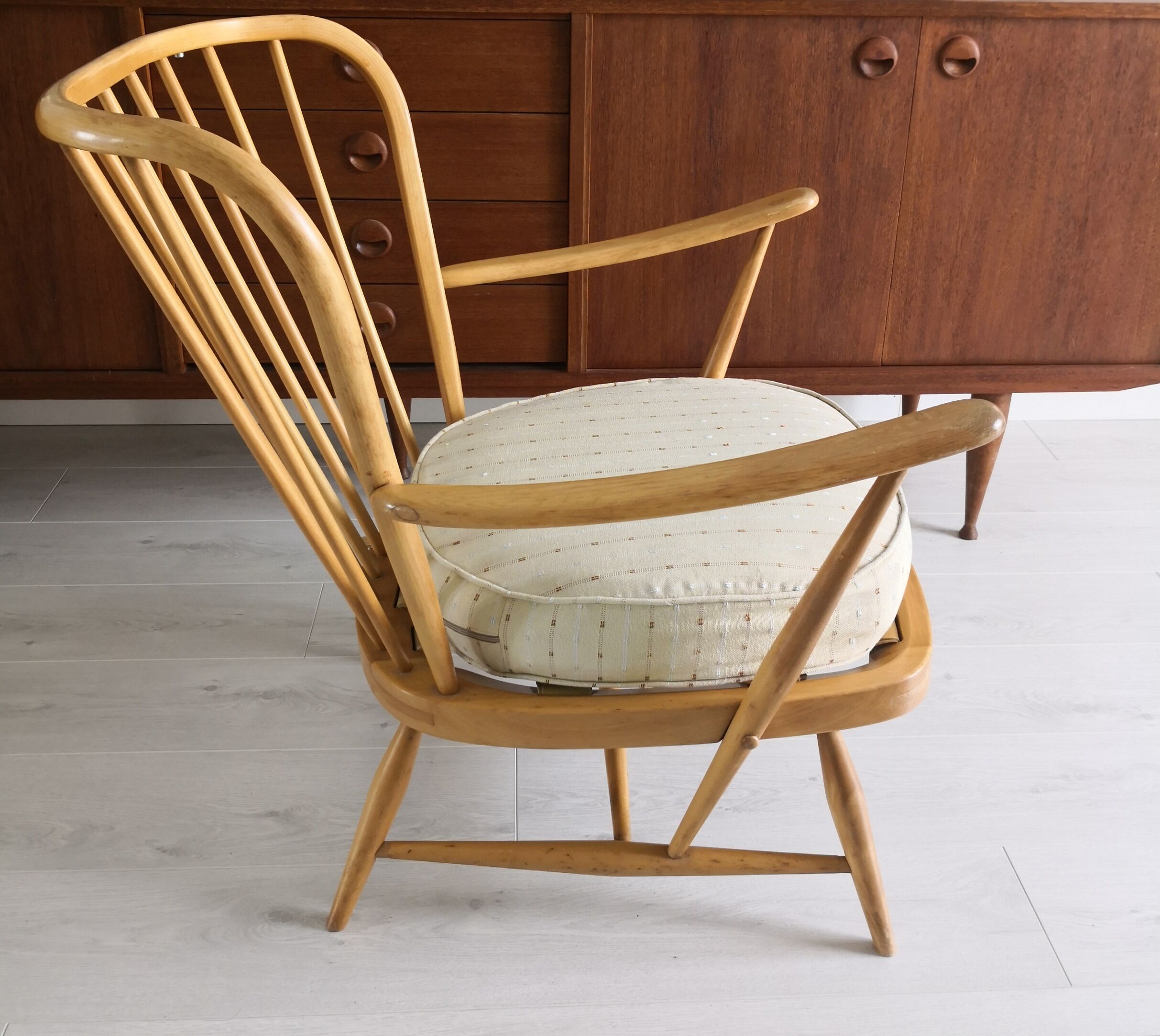 Armchair of the 60s/70s Ercol