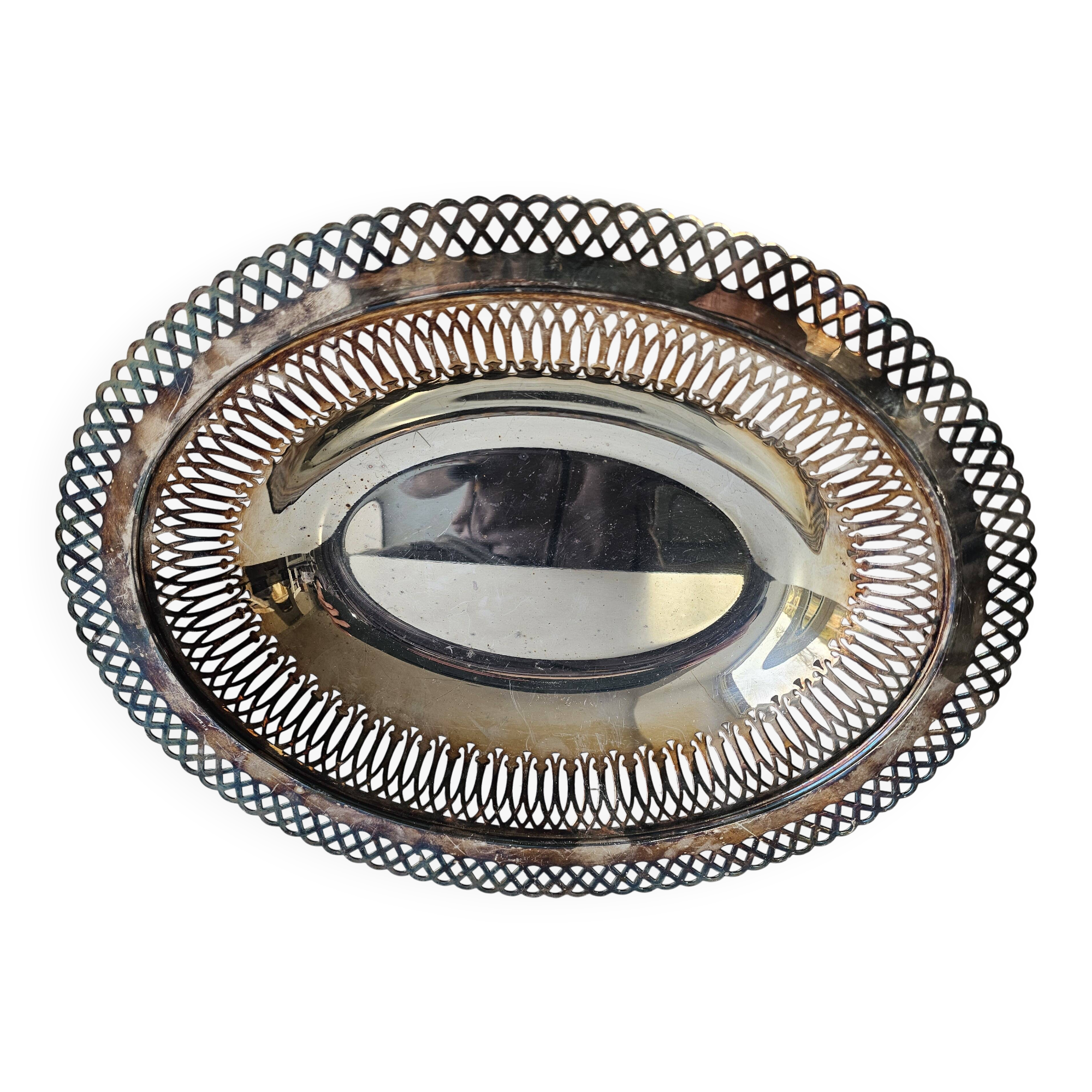 Silver-plated metal basket, openwork rim, hallmark to be identified