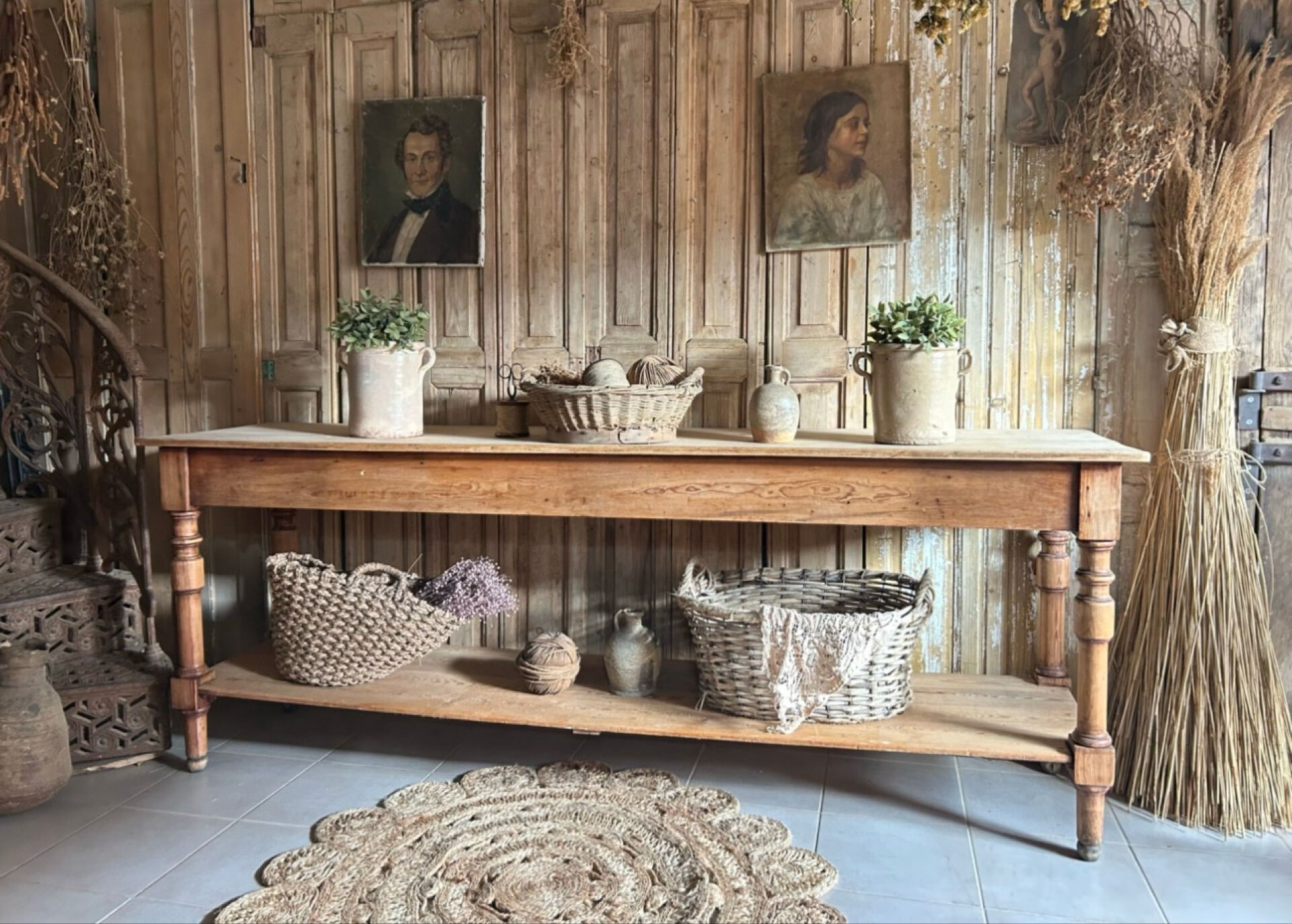 Old cloth merchant's table