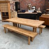 Farmhouse table and its 2 benches