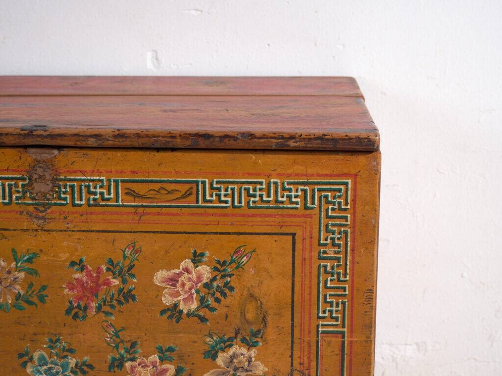 Coffre chinois avec peinture originale – Chine, vers 1900