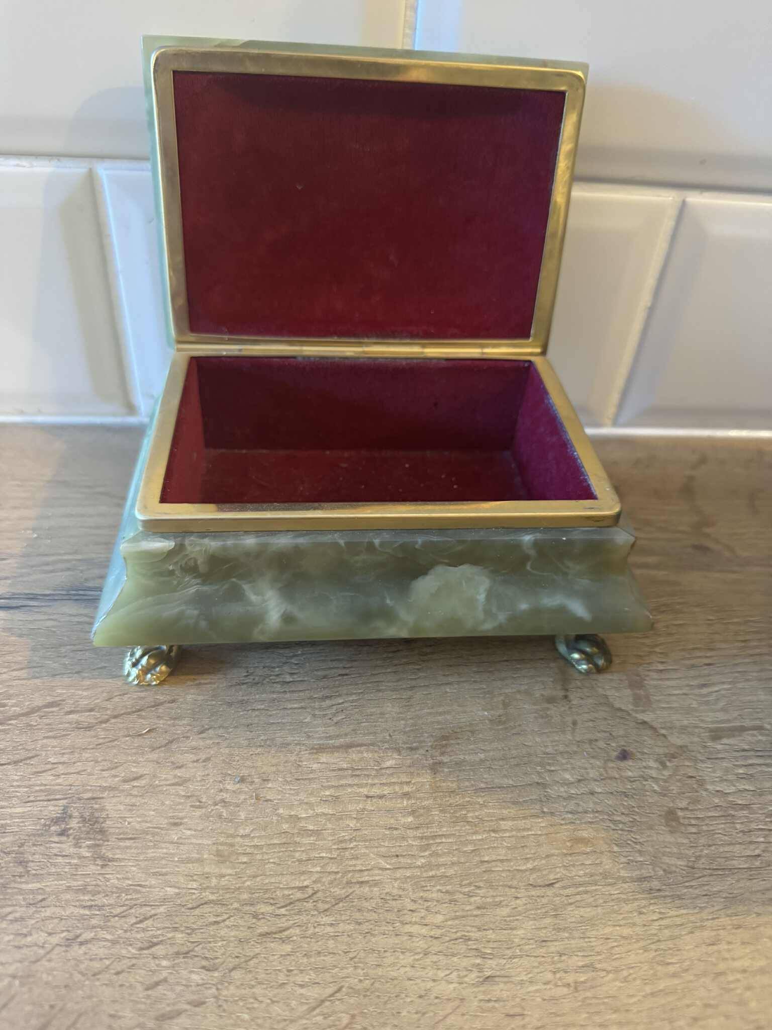 Large onyx jewelry box