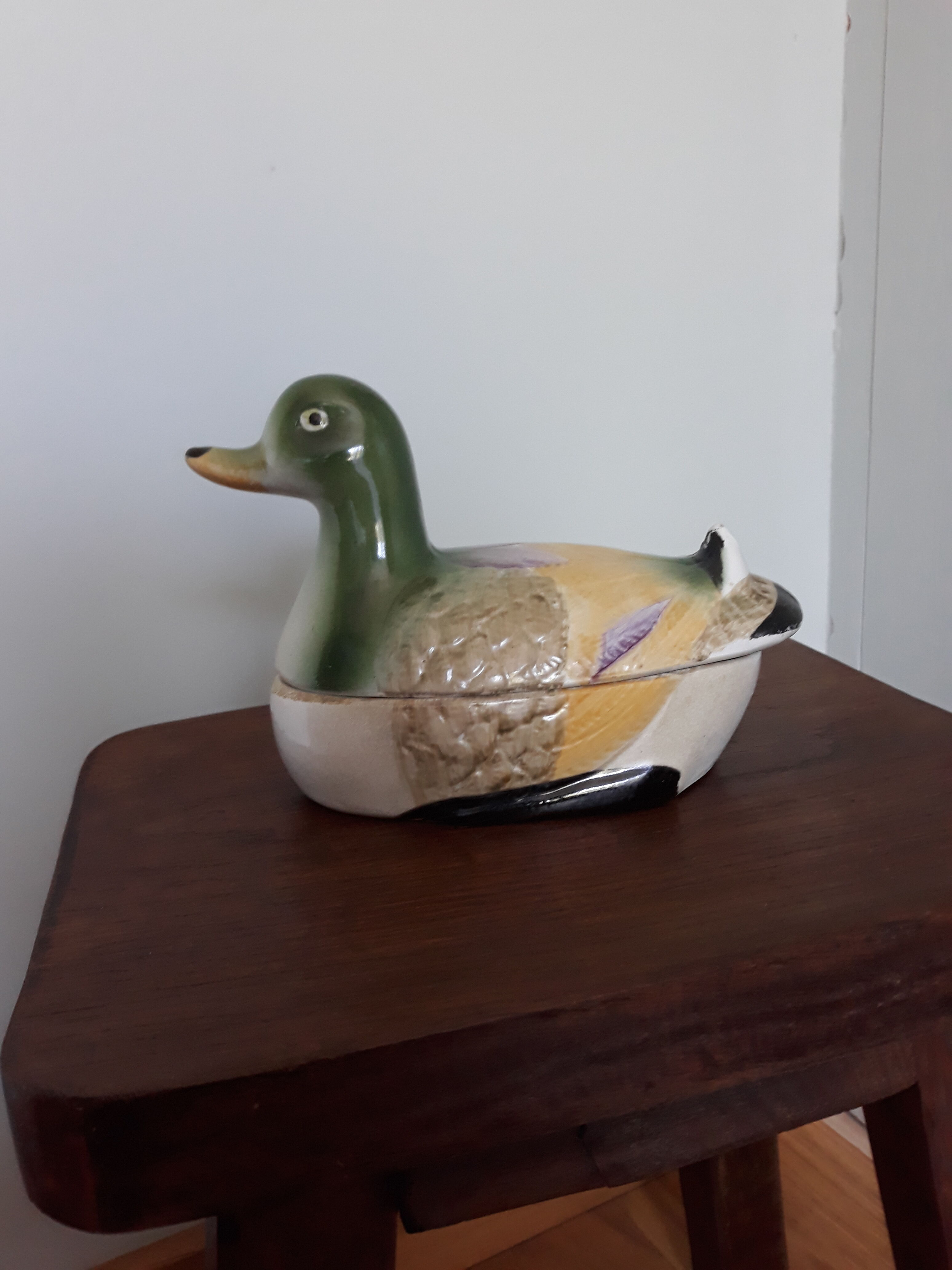 Empty duck box-ceramic pocket marked YR