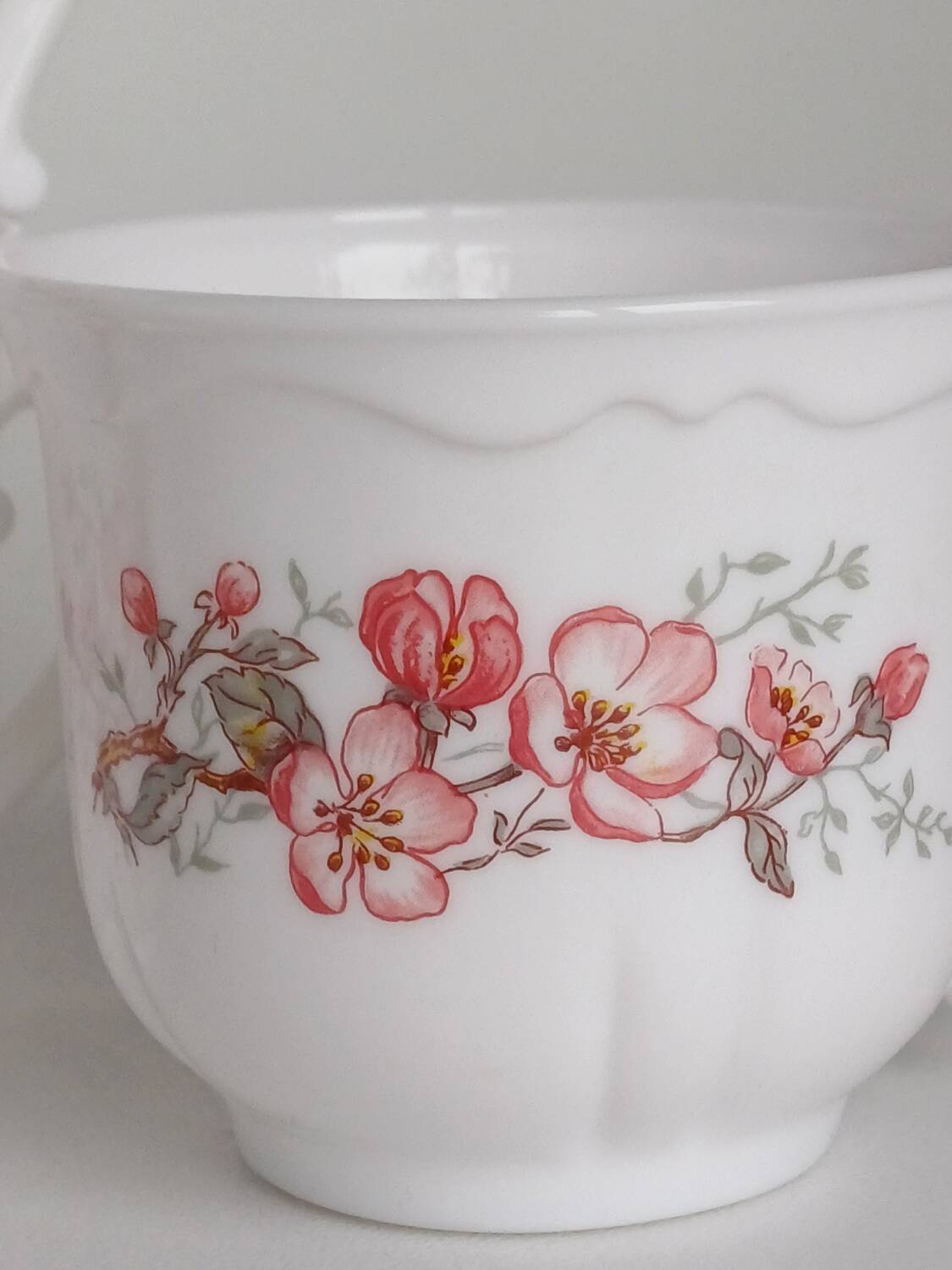 Arcopal floral coffee cups