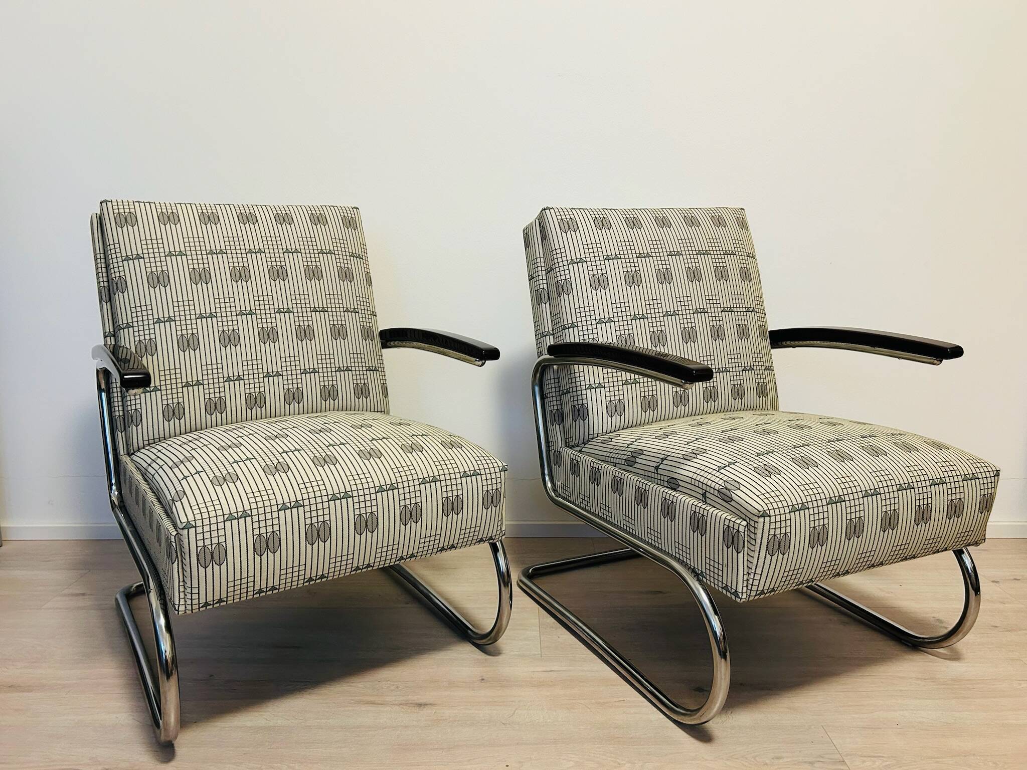 Pair of Mücke-Melder Fn24 bauhaus tubular steel chairs