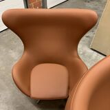 2x Fritz Hansen Egg chair by Arne Jacobsen in Cognac leather, new condition!