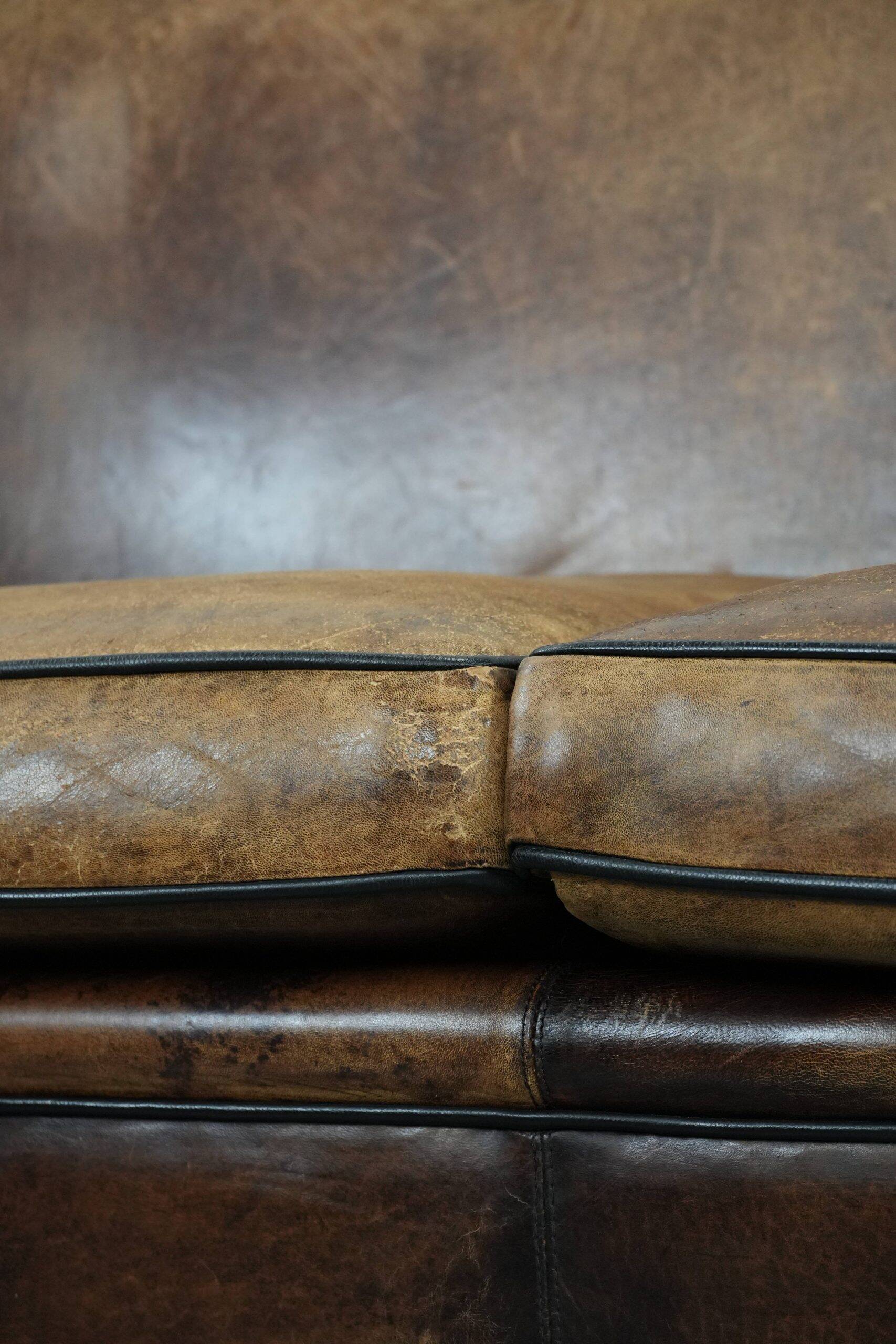 Comfortable vintage sheepskin 2.5-seater club sofa