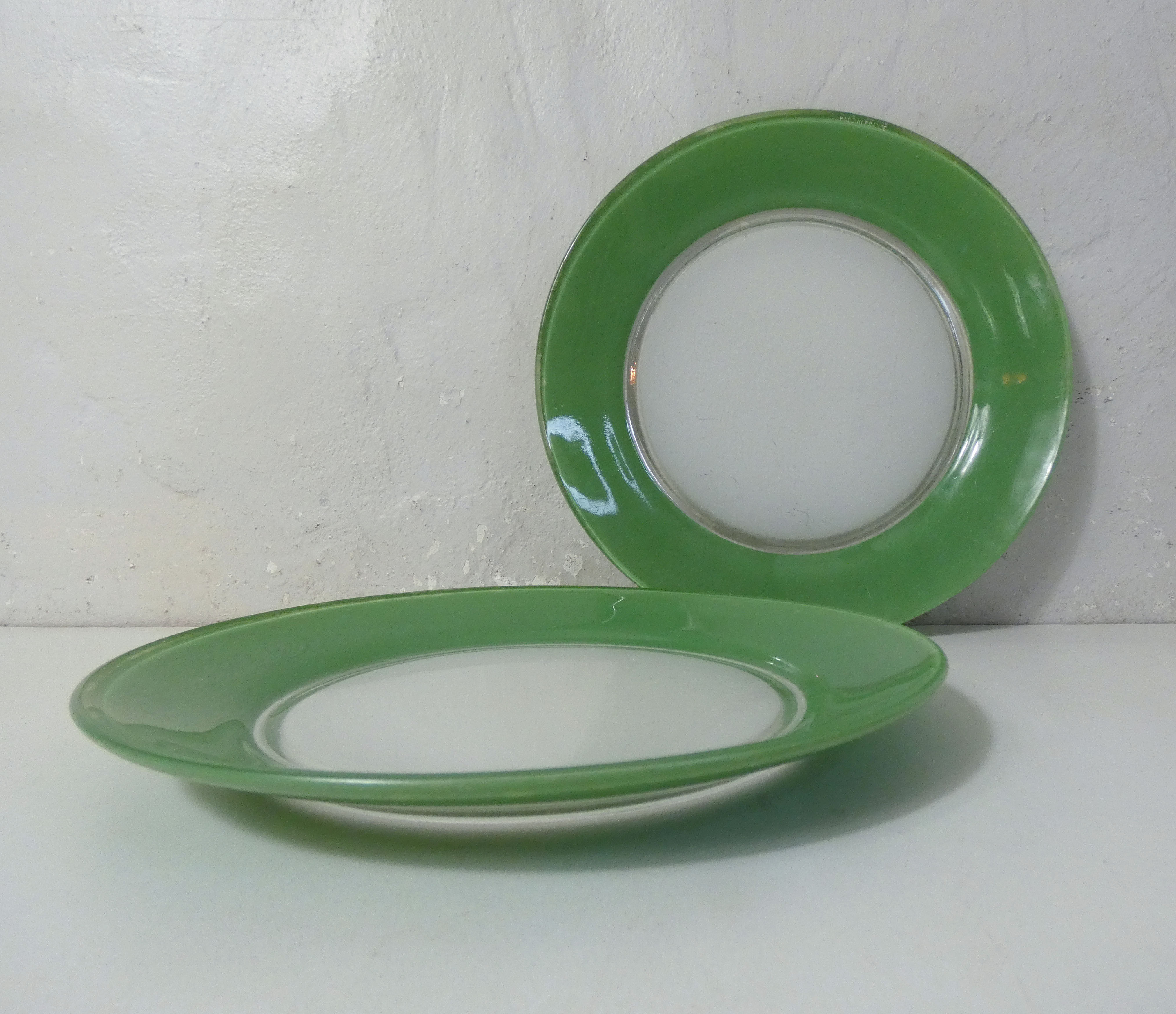 2 flat plates Duralex green Vintage