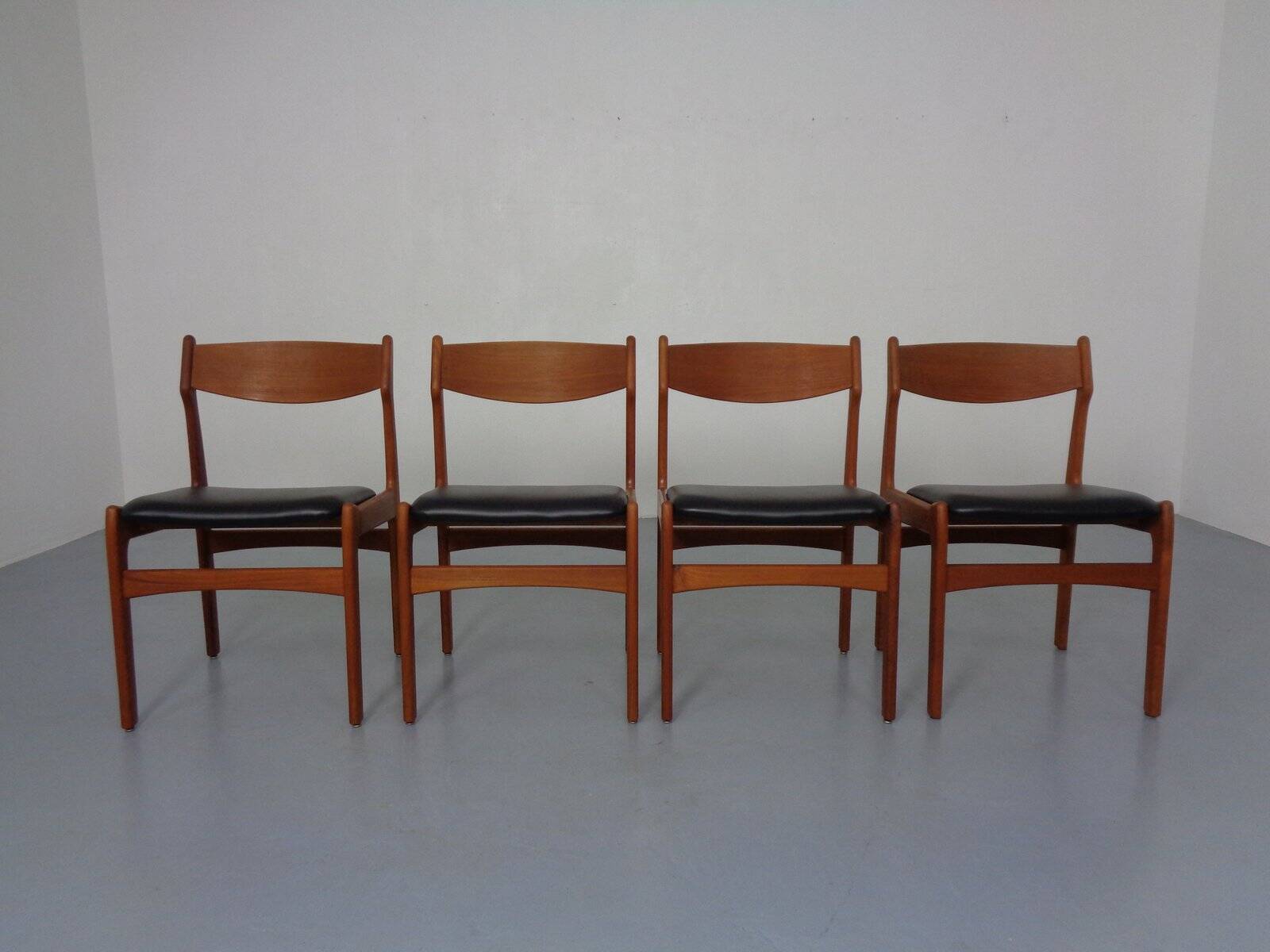 Teak dining chairs by Erik Buch for Od Møbler, 1960s, set of 4.