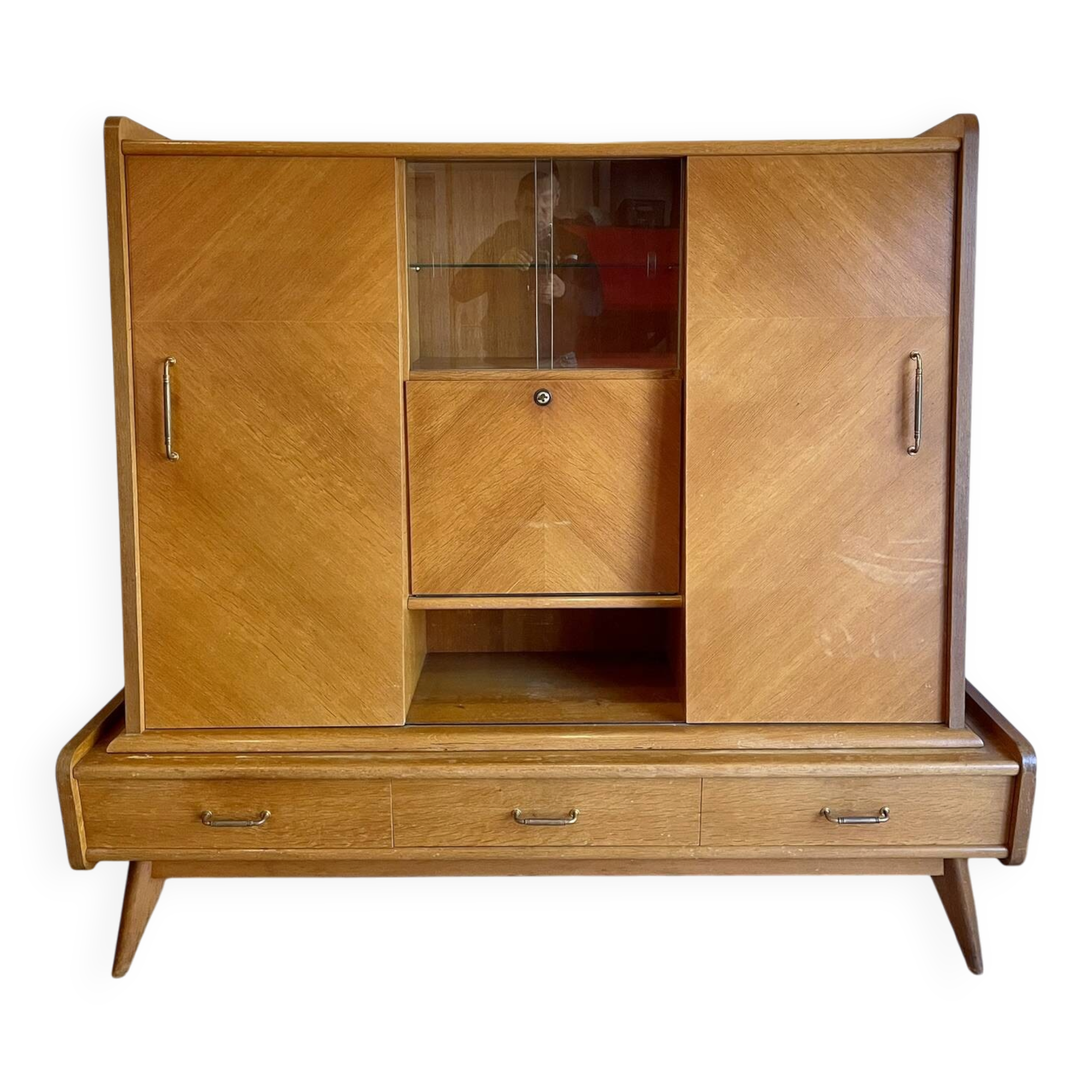 Vintage oak grand buffet Mid-Century Scandinavian with tapered legs from the 50s/70s.