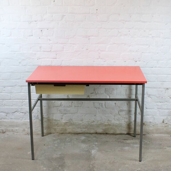 Bureau modèle ''Junior'' par Pierre Guariche pour Meurop