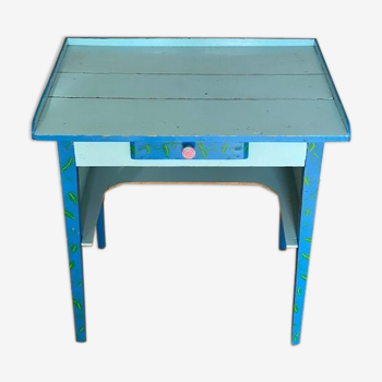 Bureau ancien pour enfant