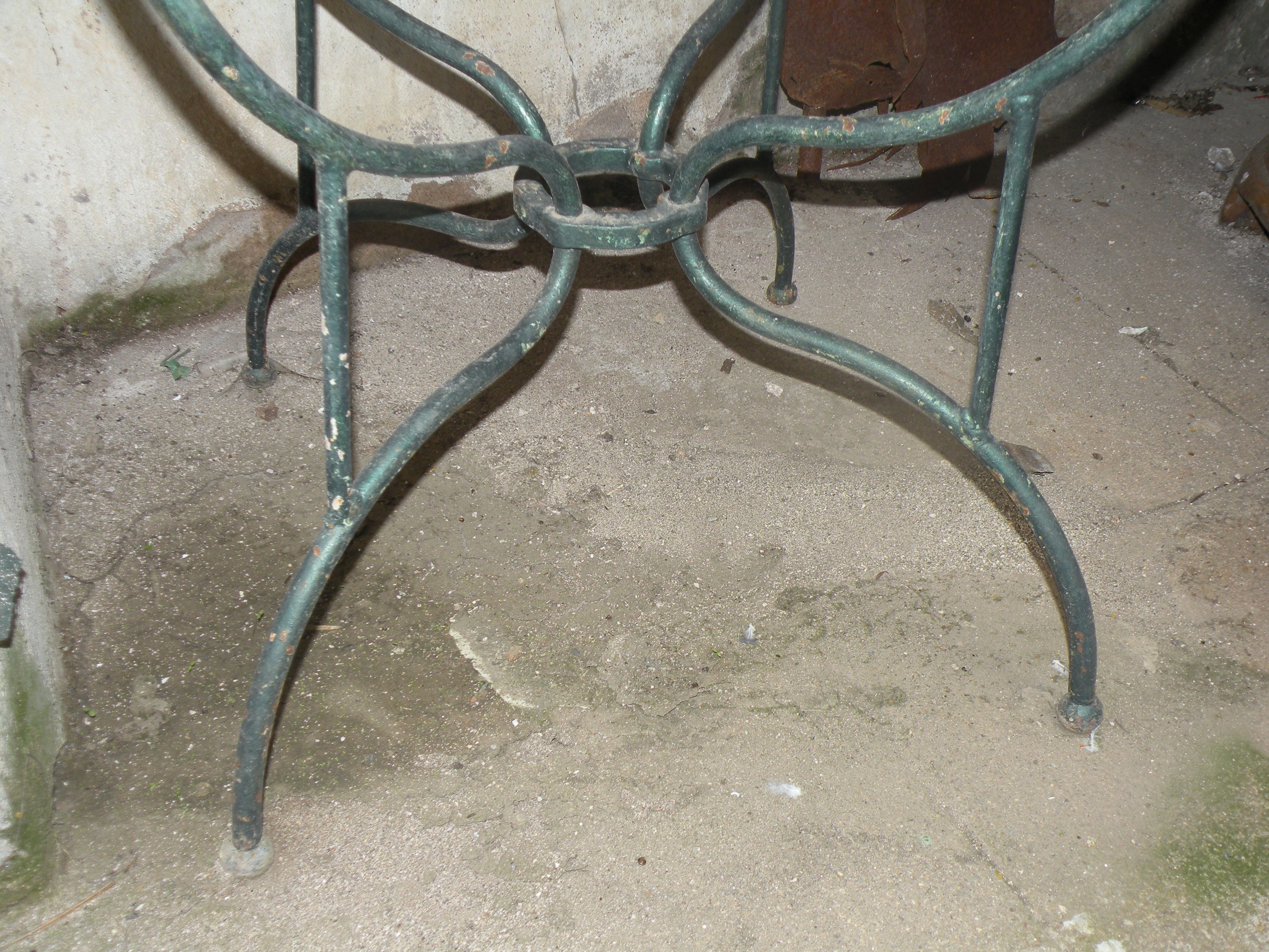 Outdoor round table, garden year 1950