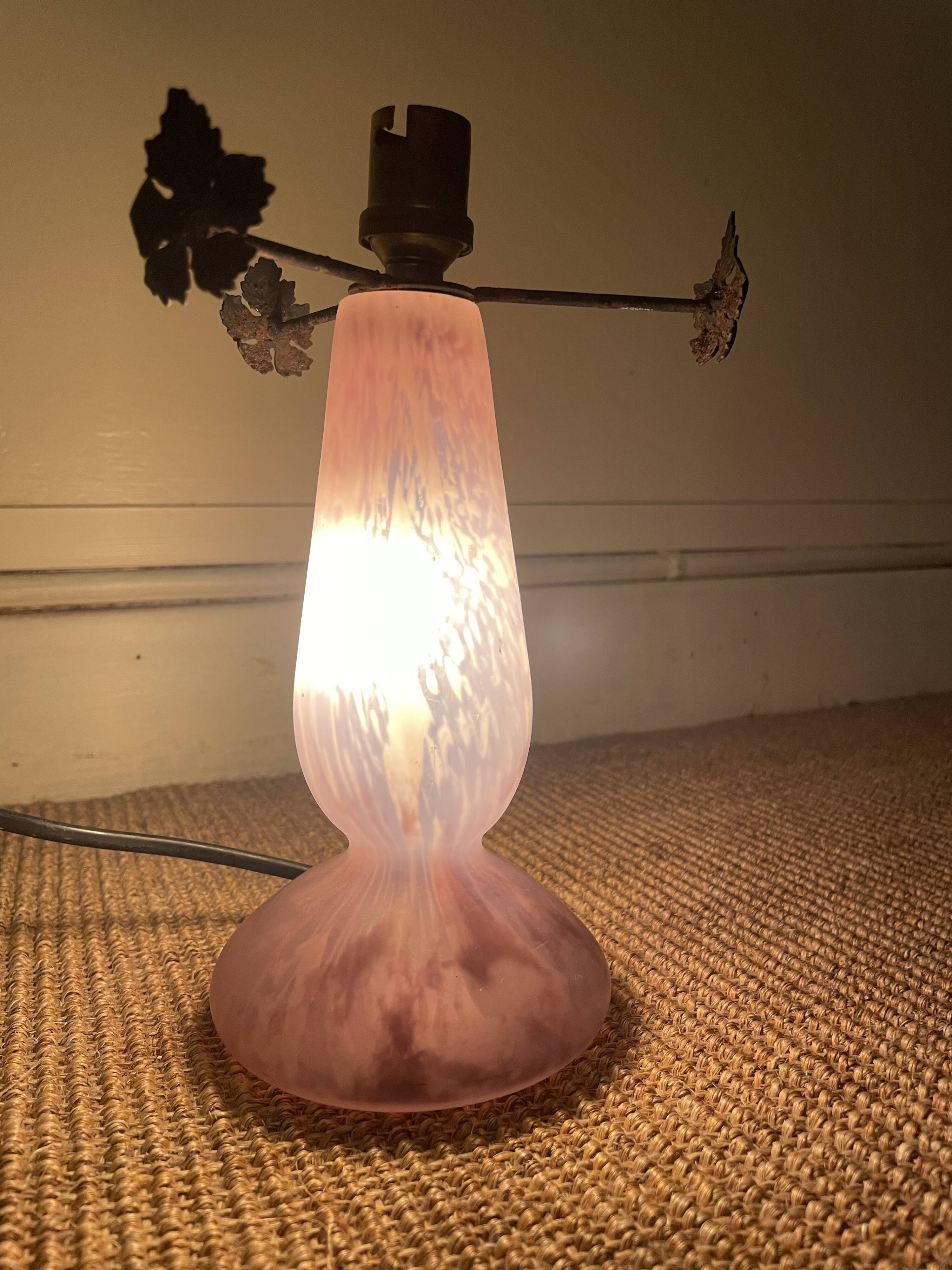 Lamp base in pink glass.