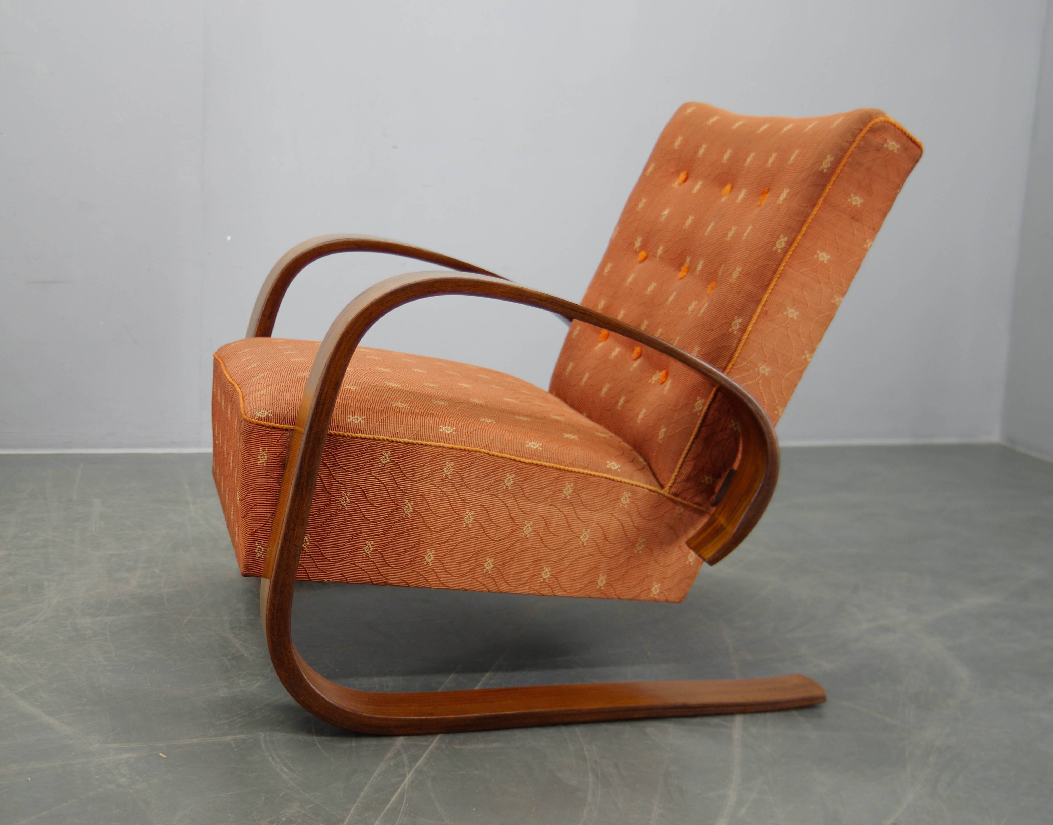 Tank Armchair by Miroslav Navratil, Laminated Bentwood, 1930s