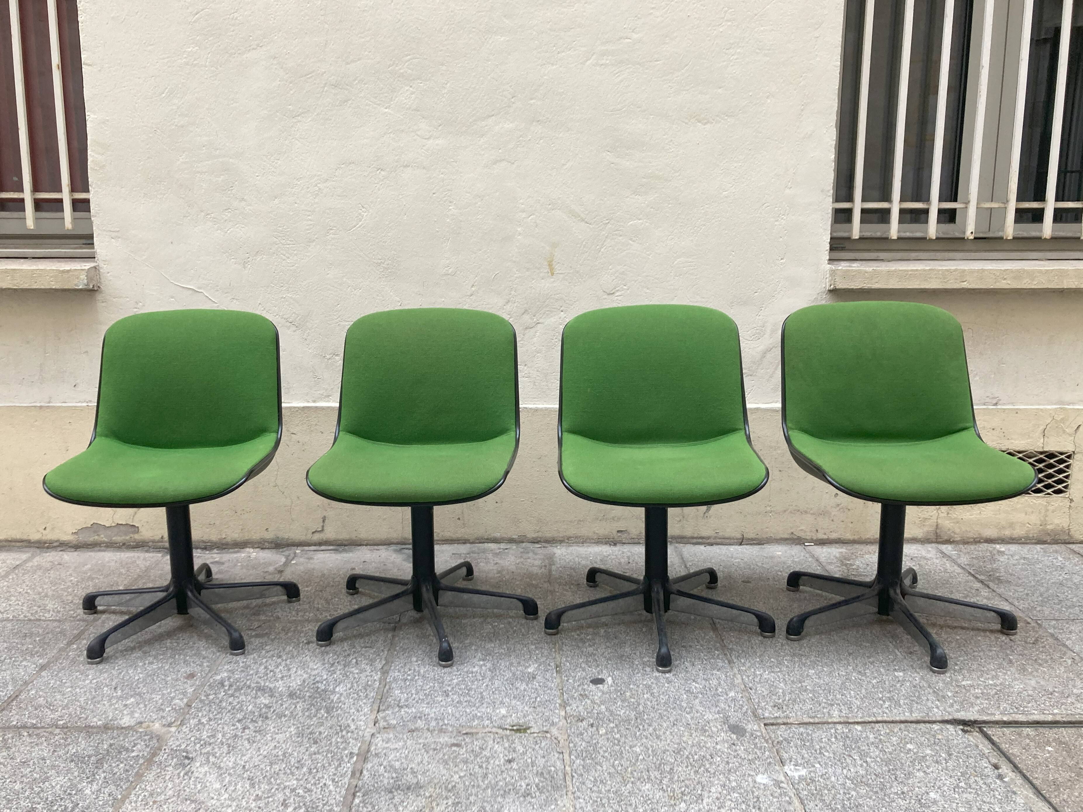 Office armchairs Comforto