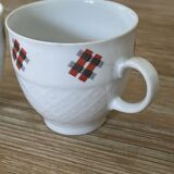 Duo of tartan-patterned cups