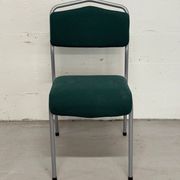Lot de 5 chaises vintage empilables vertes rembourrées