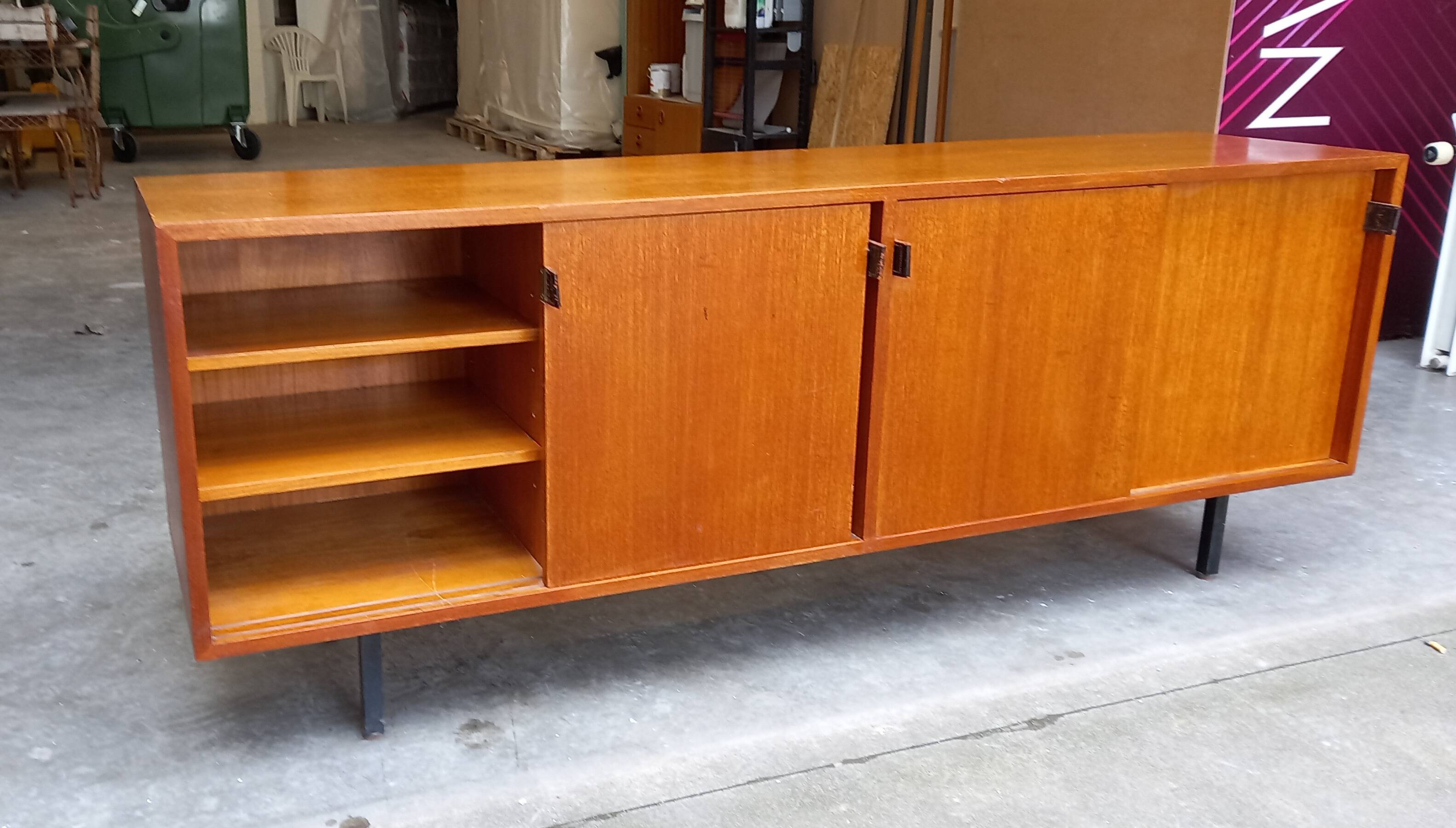 Florence Knoll sideboard in walnut 1960's