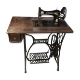 Machine à coudre singer