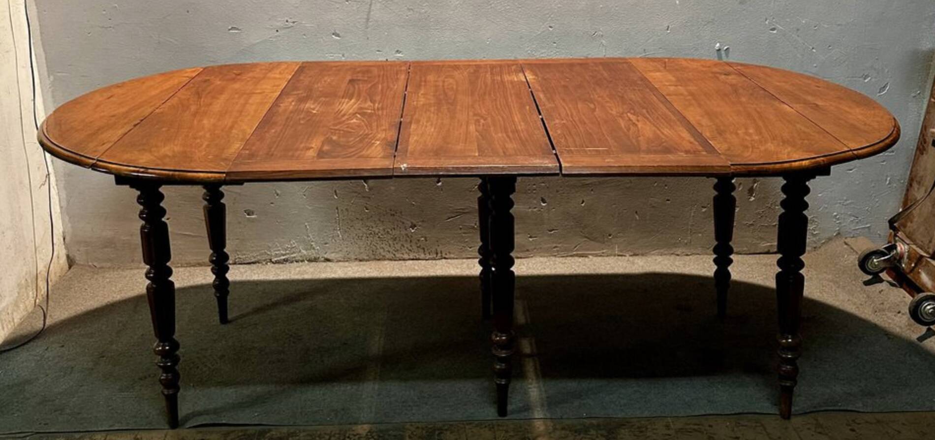 National walnut slatted table, Italy, late 19th century