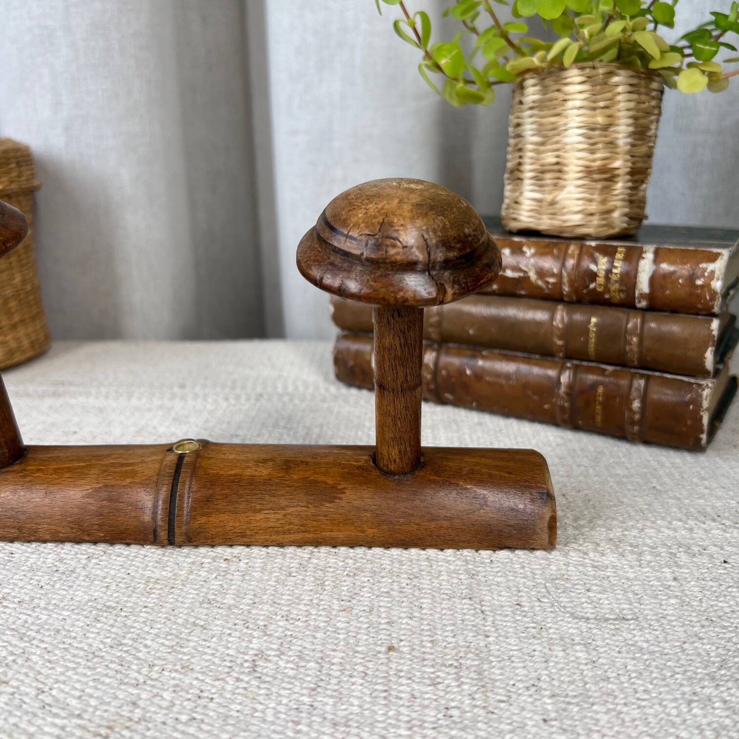 Vintage wooden hook 3 balls