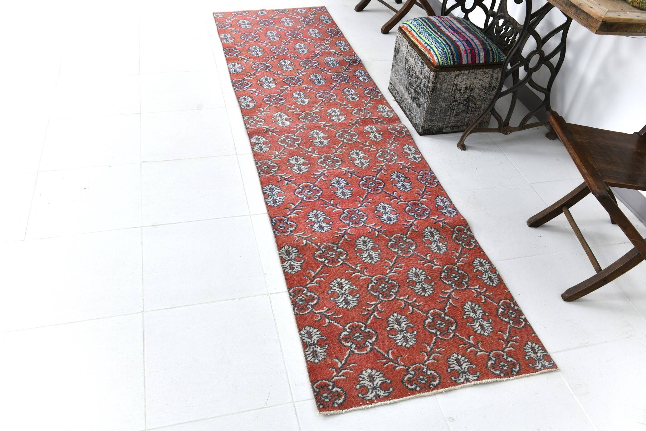 2x9 Red & Dark Blue Floral Vintage Runner Rug, 75x285Cm SK 23566