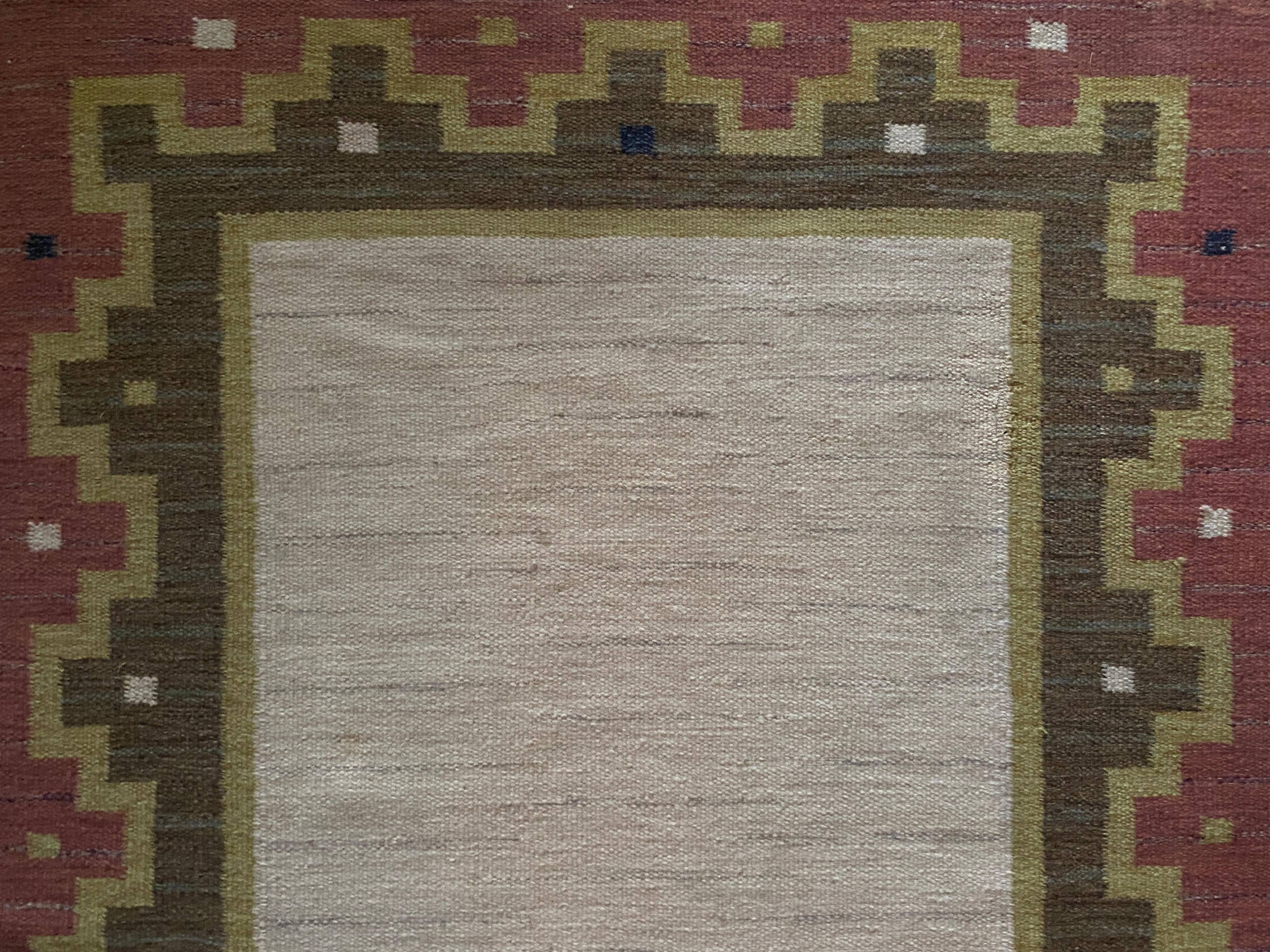 Tapis à tissage plat Röllakan rose et blanc moderne scandinave, Suède, années 1960.