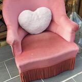 Pink velvet toad armchair with fringes