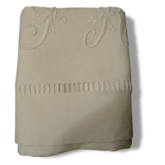 Beautiful cloth Monogram F.K.