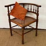Corner chair canned