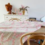 Linen bench tablecloth and pink overconting