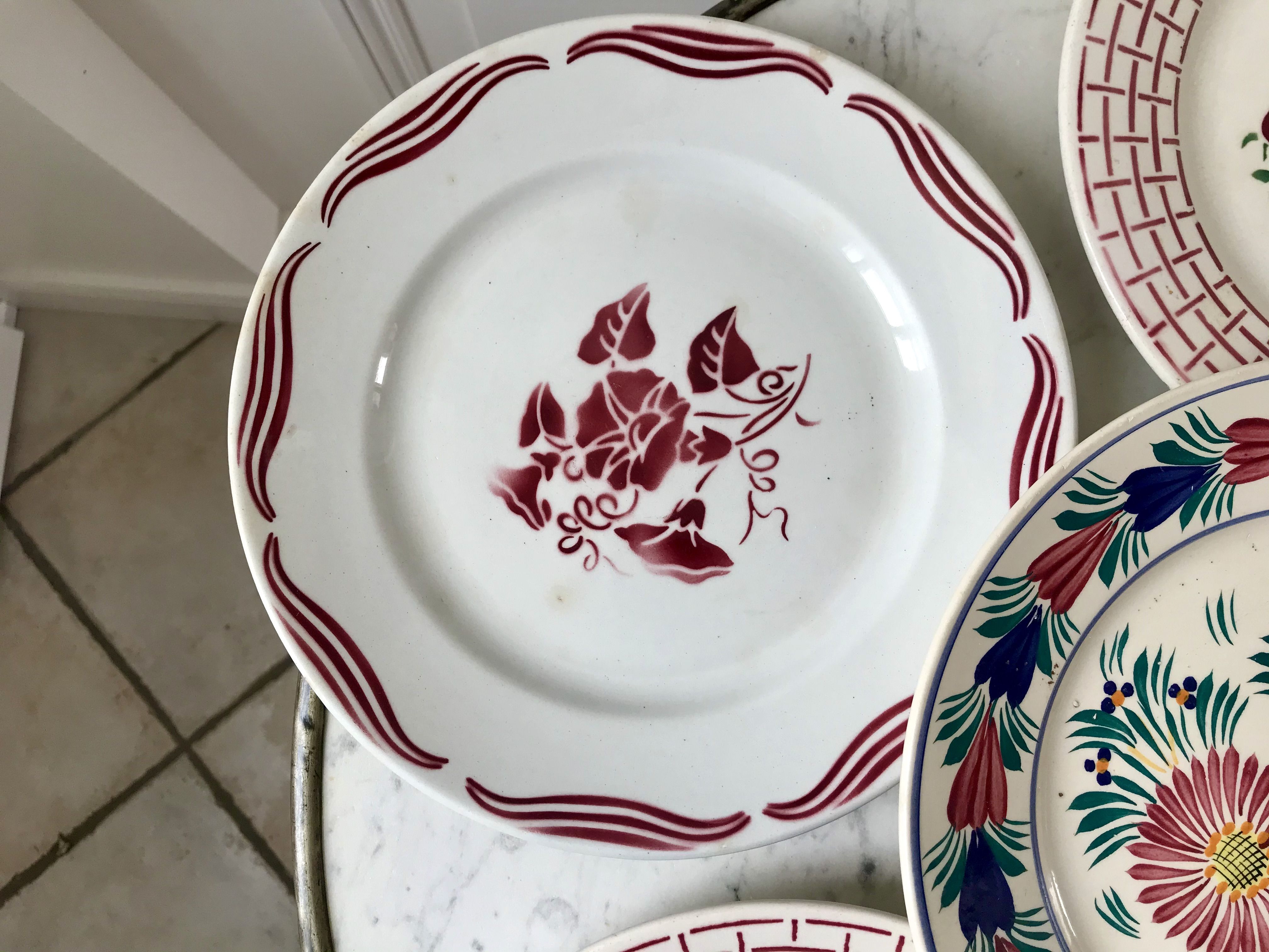 Set of 6 flat plates mismatched pink Badonviller, Longchamp, Digoin "Rosa" and Quimper