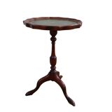Table d’appoint à vin, guéridon ancien en bois et cuir vert