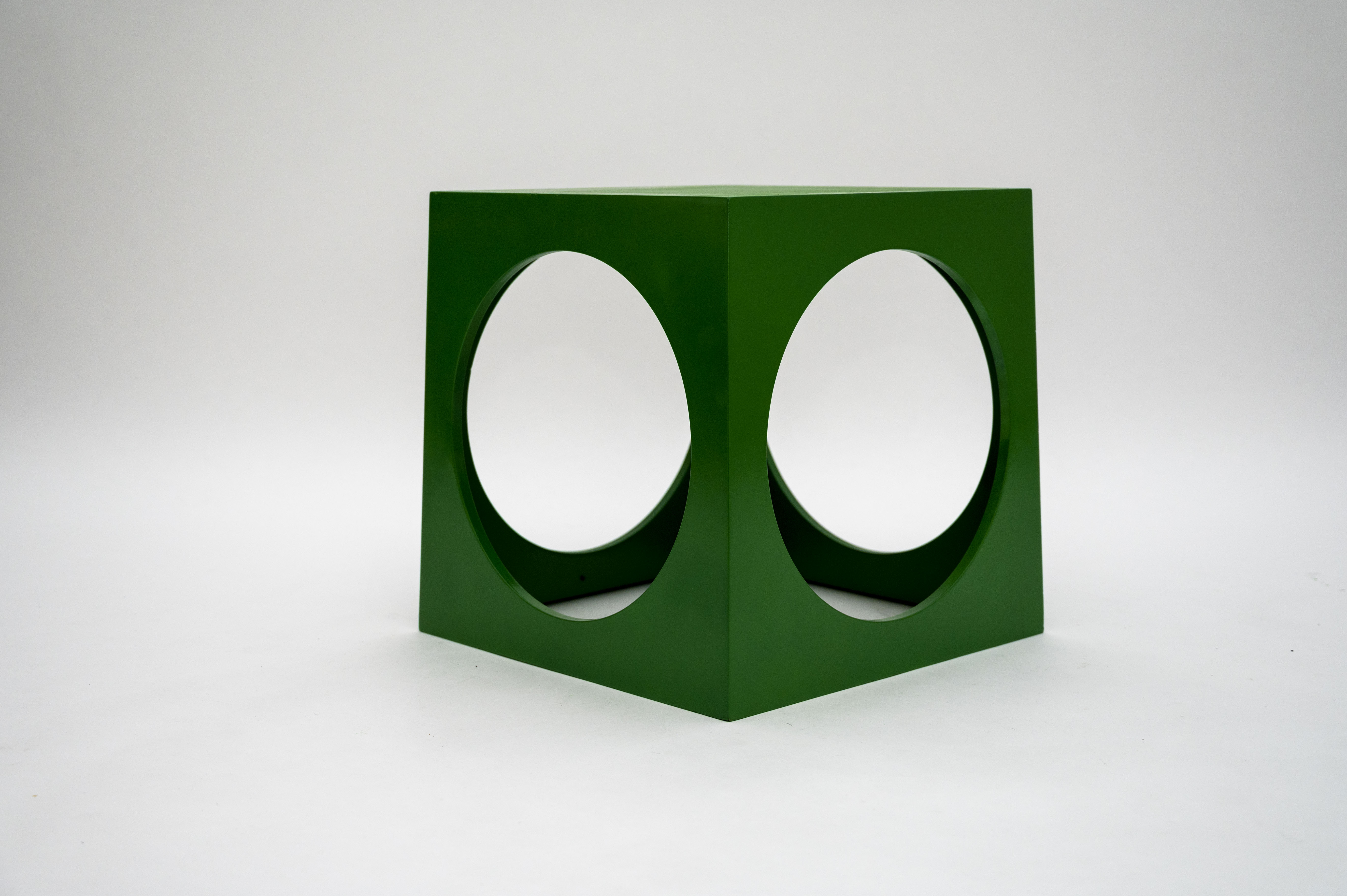 Seventie's graphical nesting tables