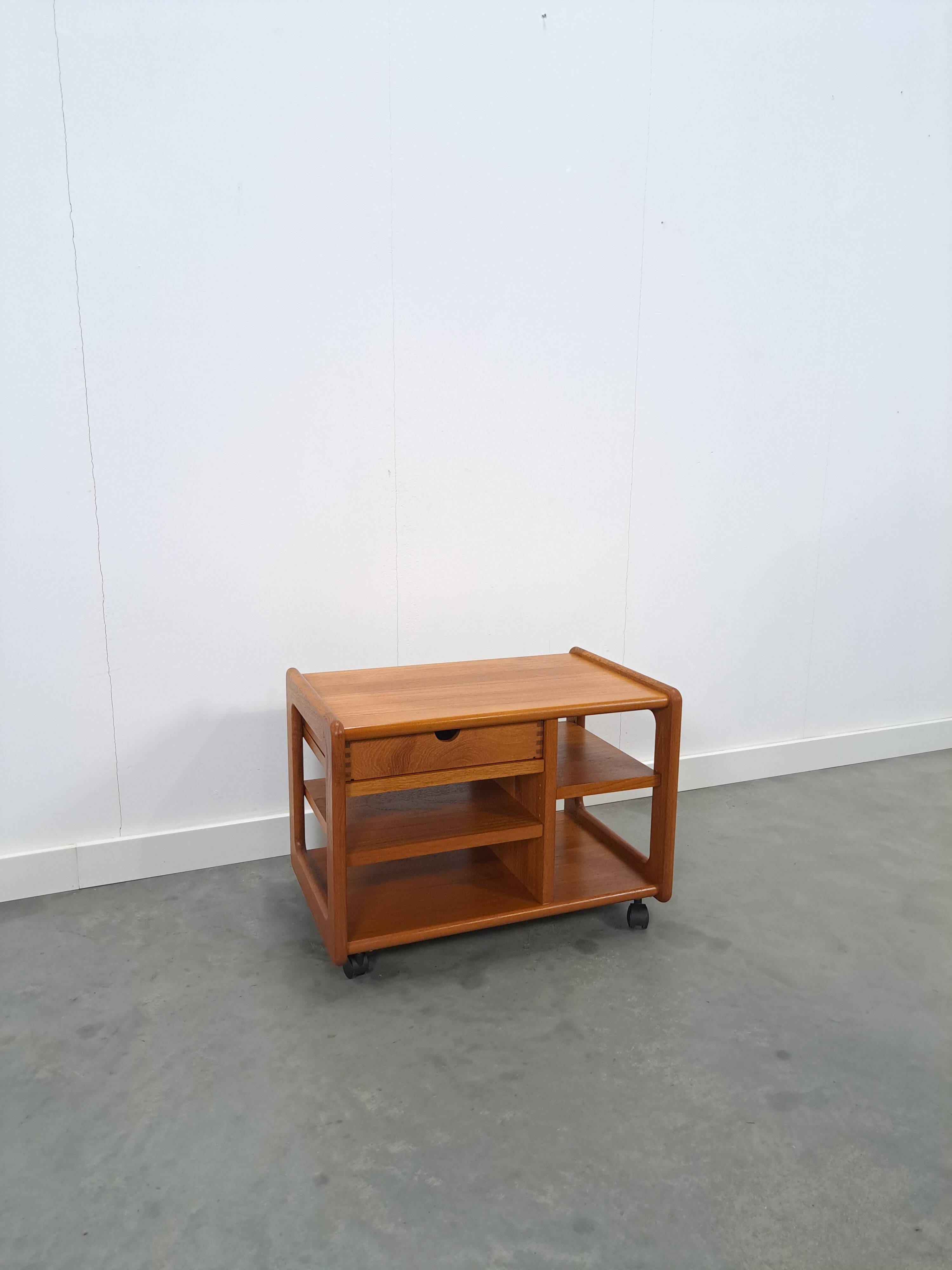 Deense teak audio trolley met lade vintage tv meubel