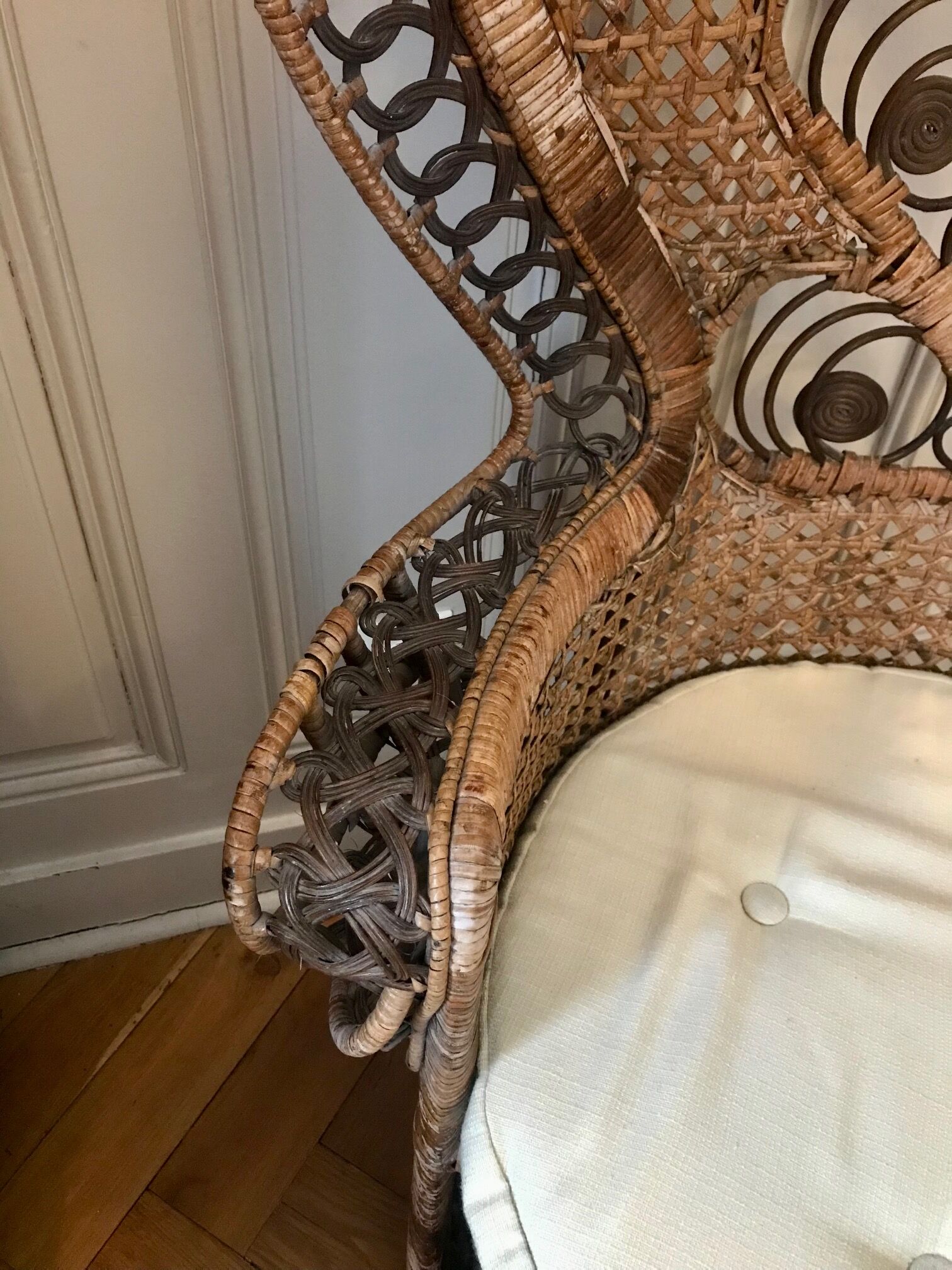 Armchair Emmanuelle peacock