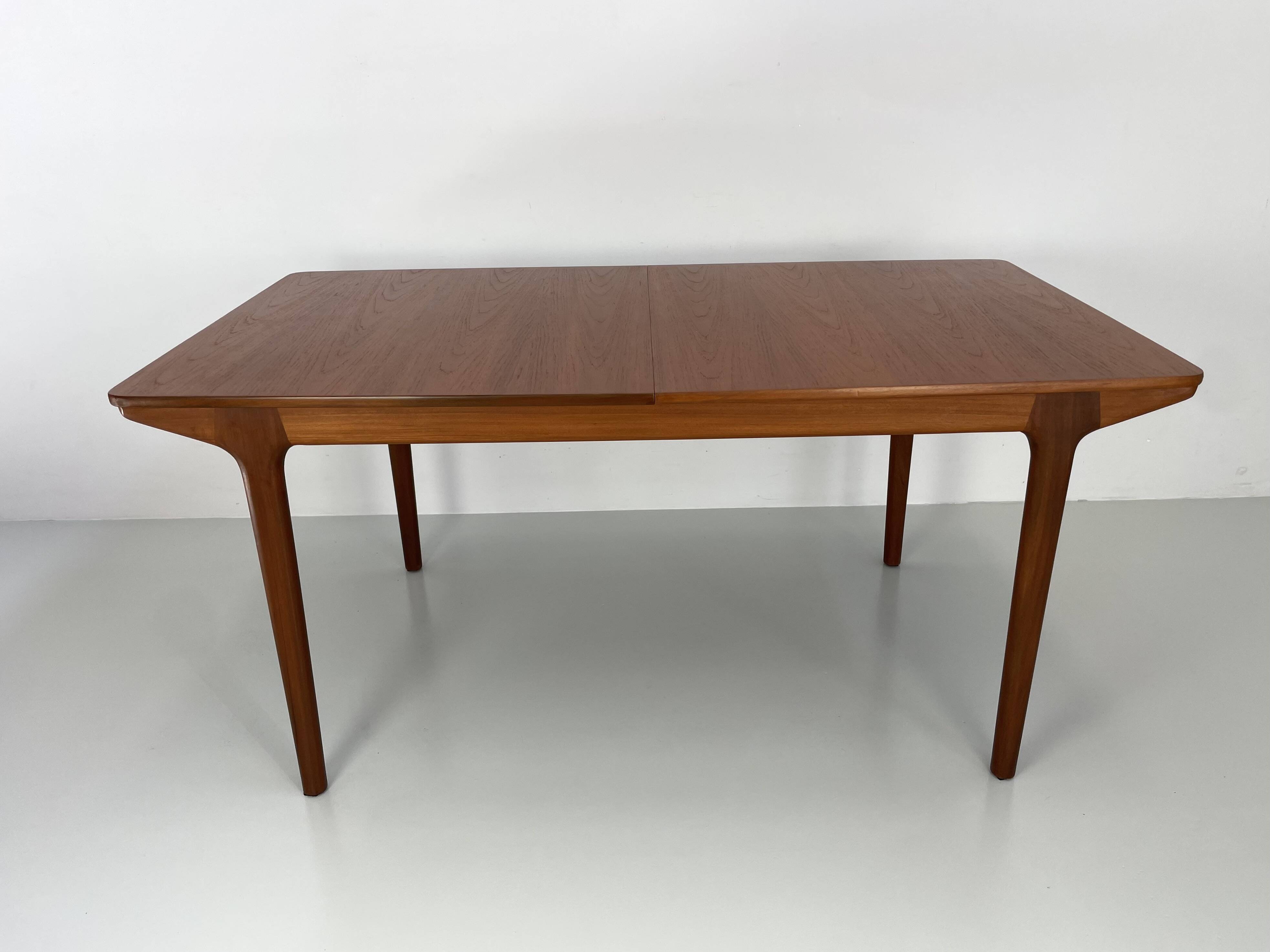 Vintage dining table by McIntosh 1960's