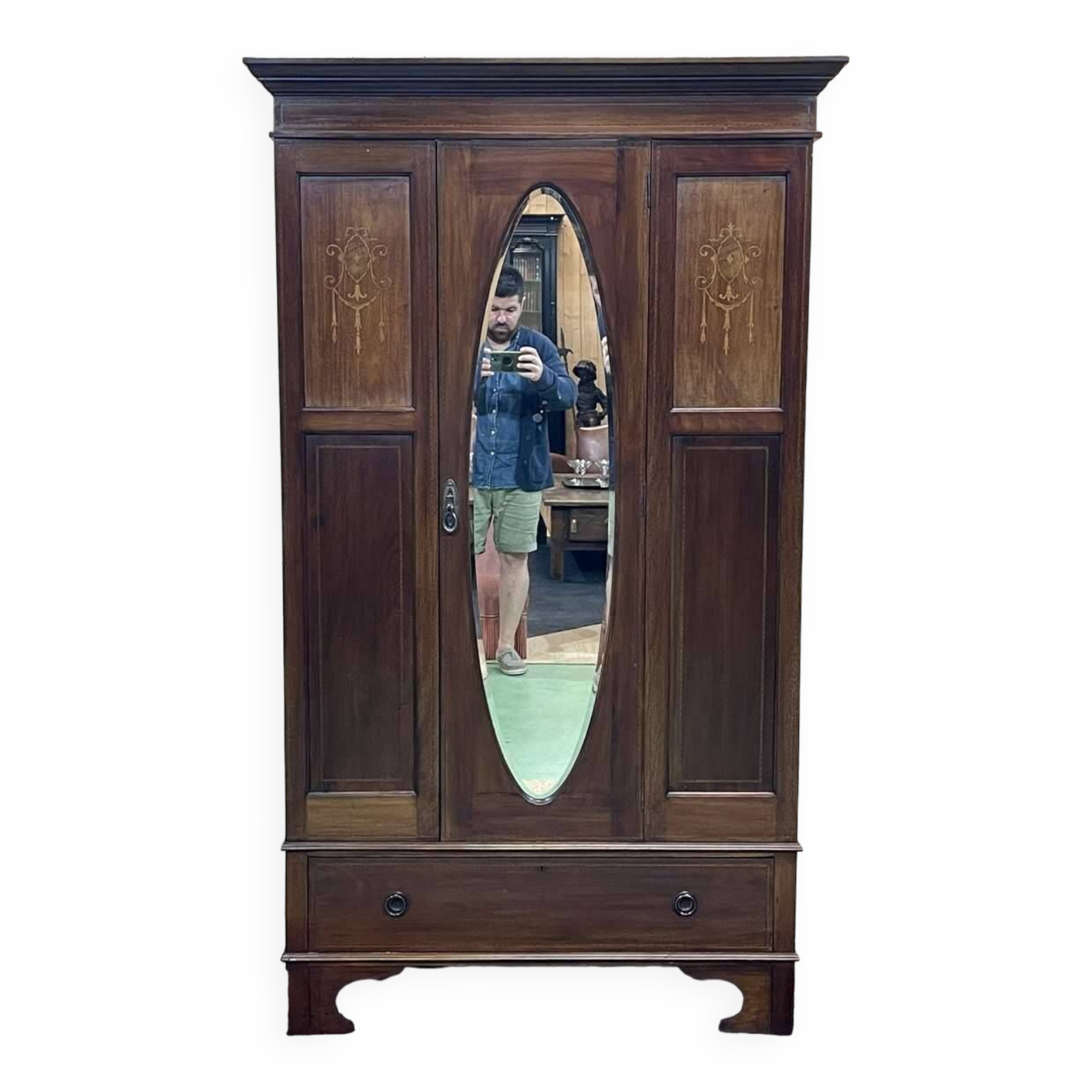 Early 20th century English wardrobe in mahogany