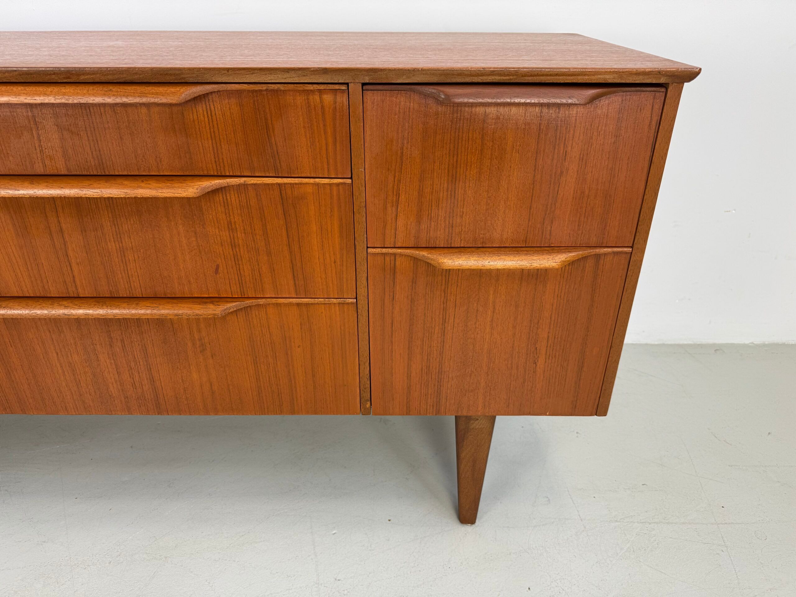 Vintage Austinsuite sideboard.
