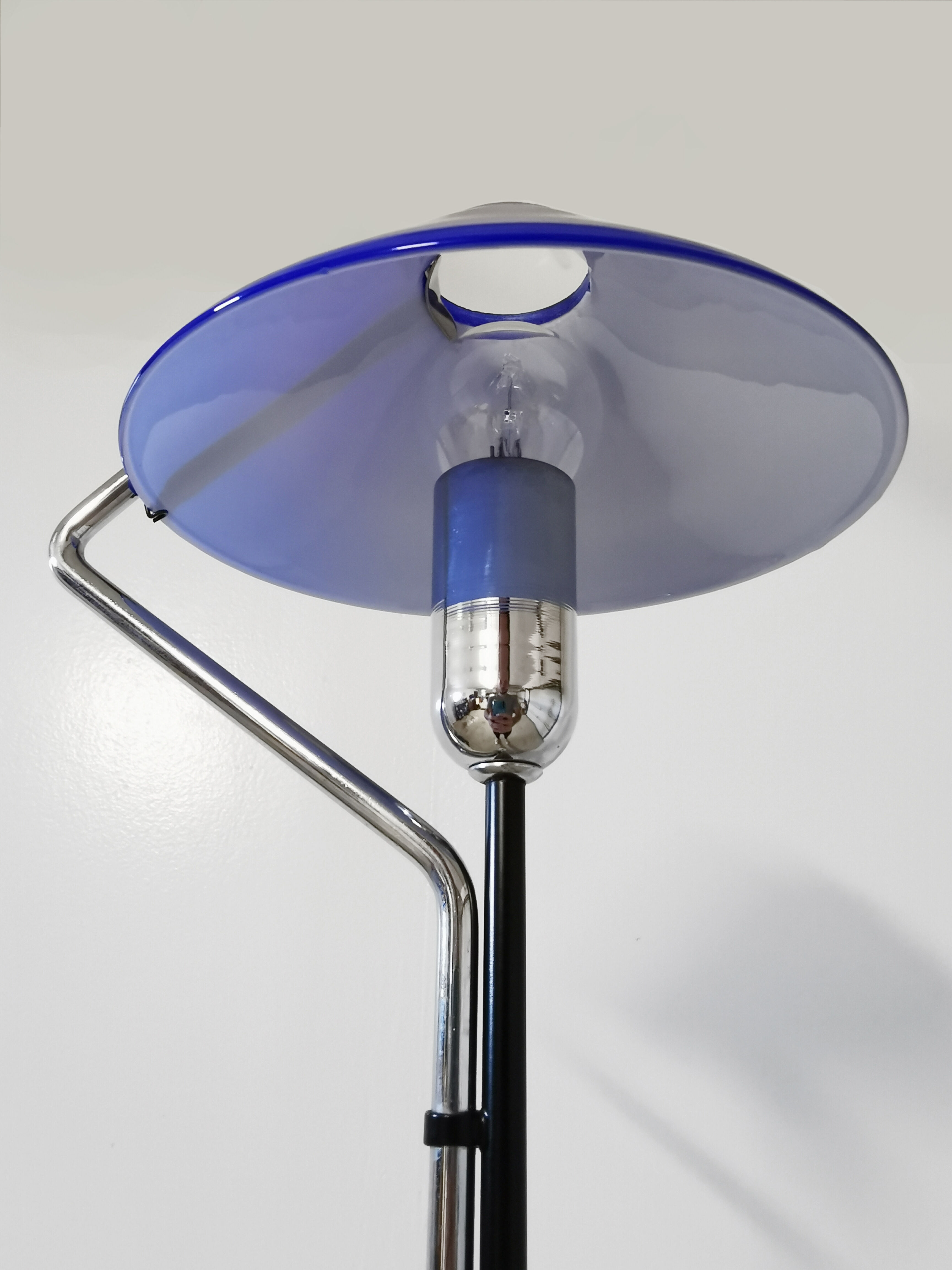 Floor lamp in opaline and marble, Italian work, 1980